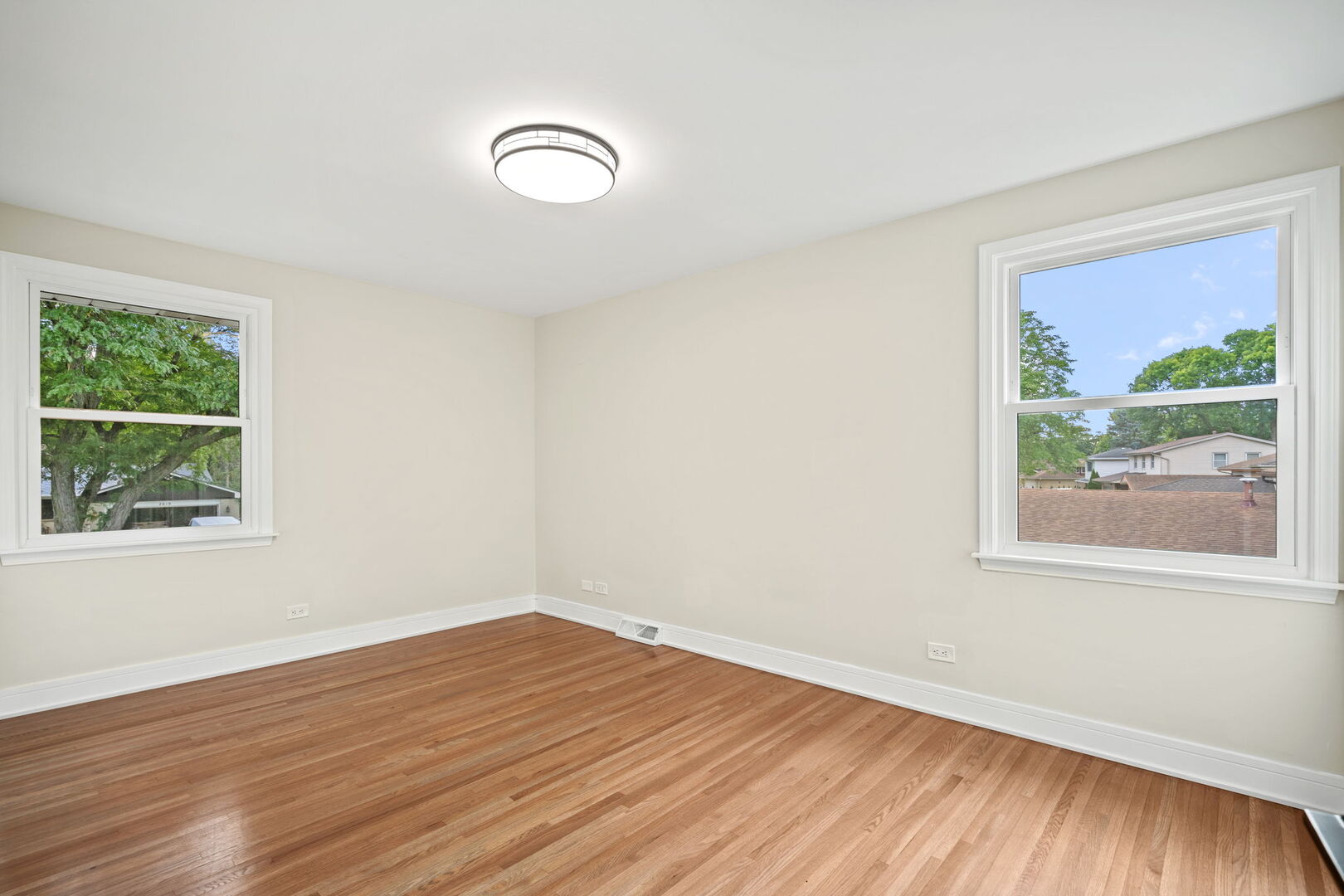 2024 E Wintergreen Avenue, Mount Prospect, IL 60056