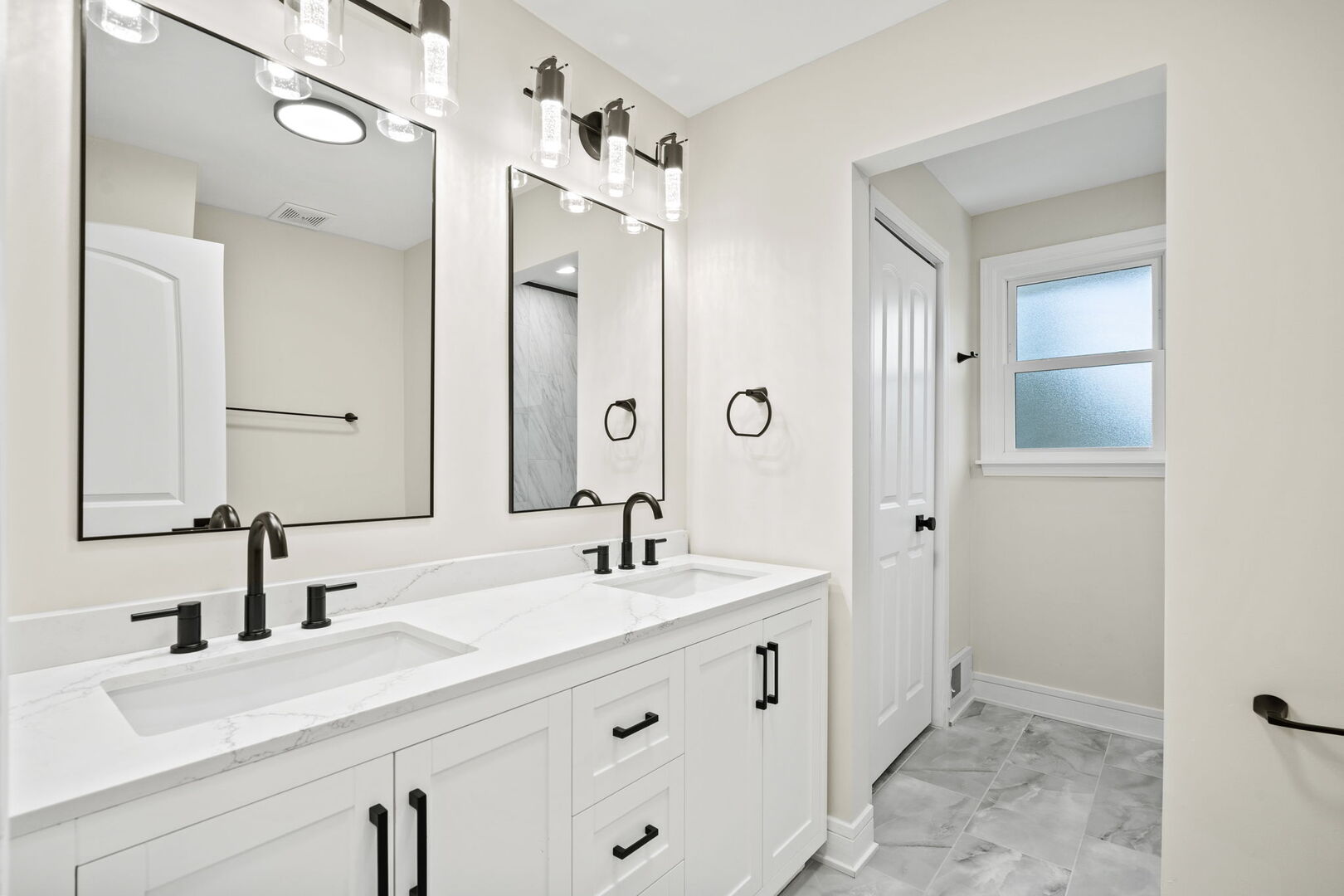 2024 E Wintergreen Avenue, Mount Prospect, IL 60056