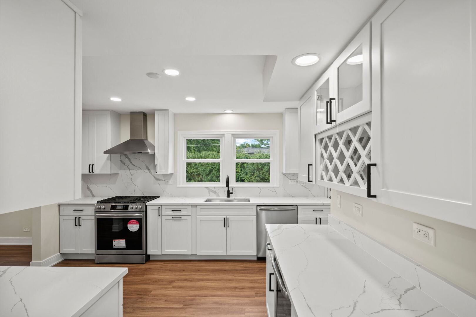 2024 E Wintergreen Avenue, Mount Prospect, IL 60056