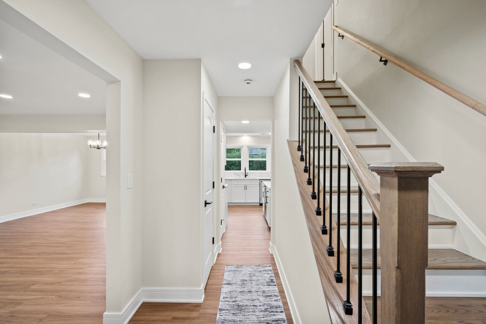 2024 E Wintergreen Avenue, Mount Prospect, IL 60056