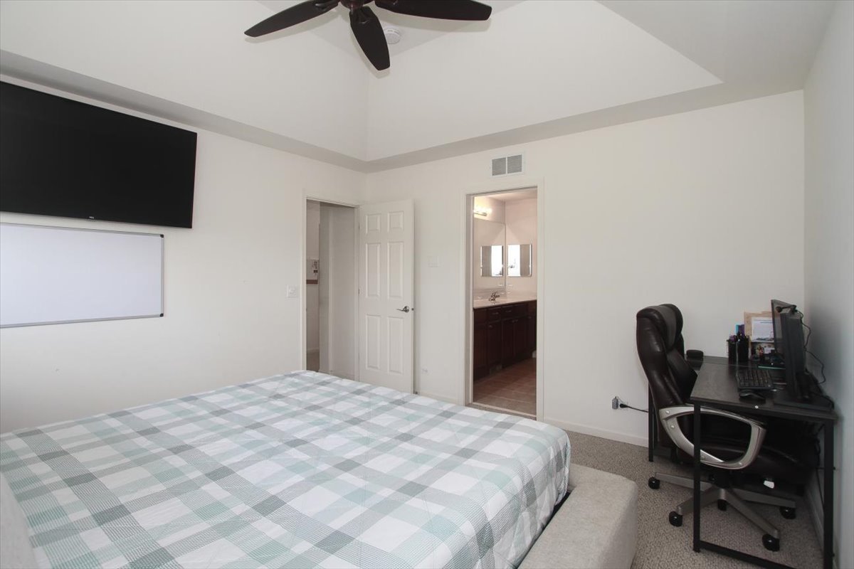 1488 YOSEMITE Circle, Crystal Lake, IL 60014