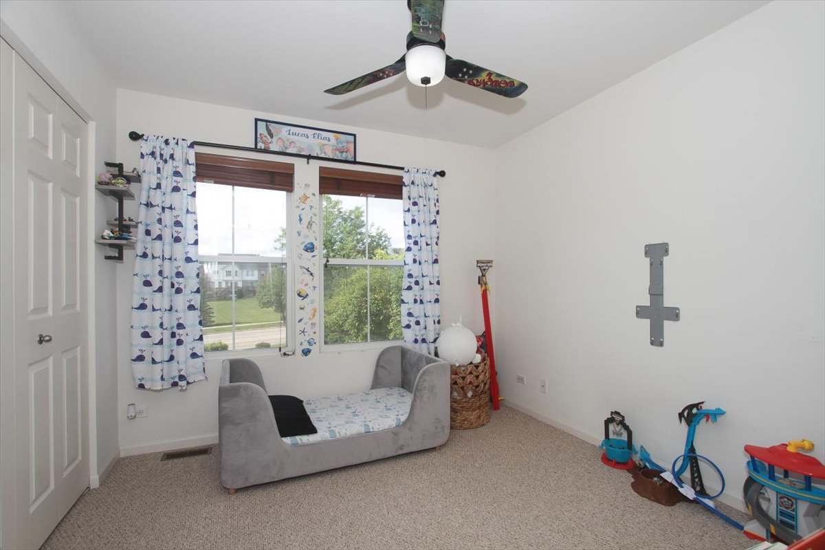 1488 YOSEMITE Circle, Crystal Lake, IL 60014