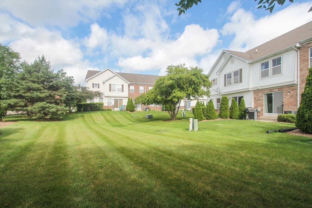 1488 YOSEMITE Circle, Crystal Lake, IL 60014