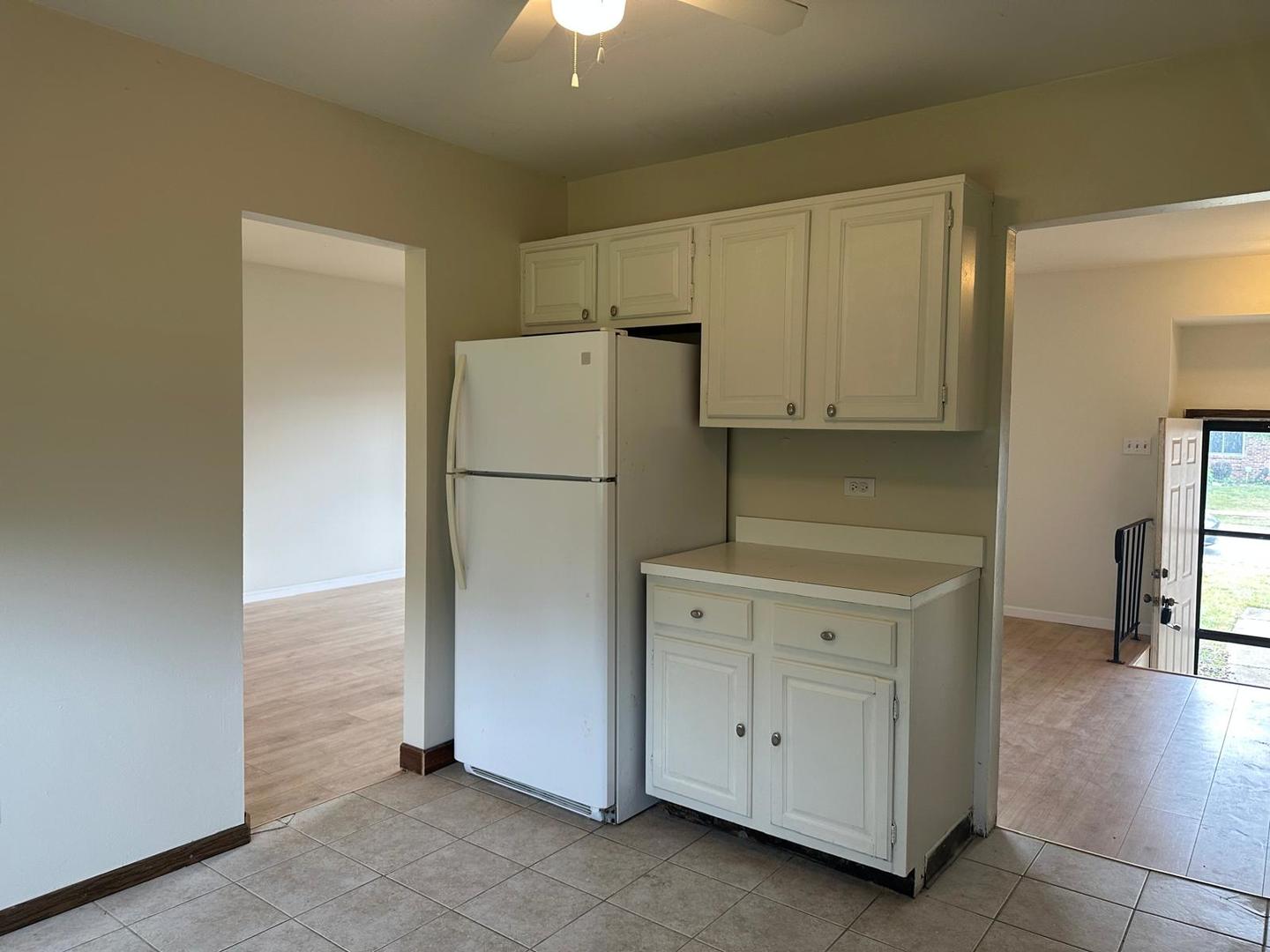 6819 Prairieview Avenue, Woodridge, IL 60517