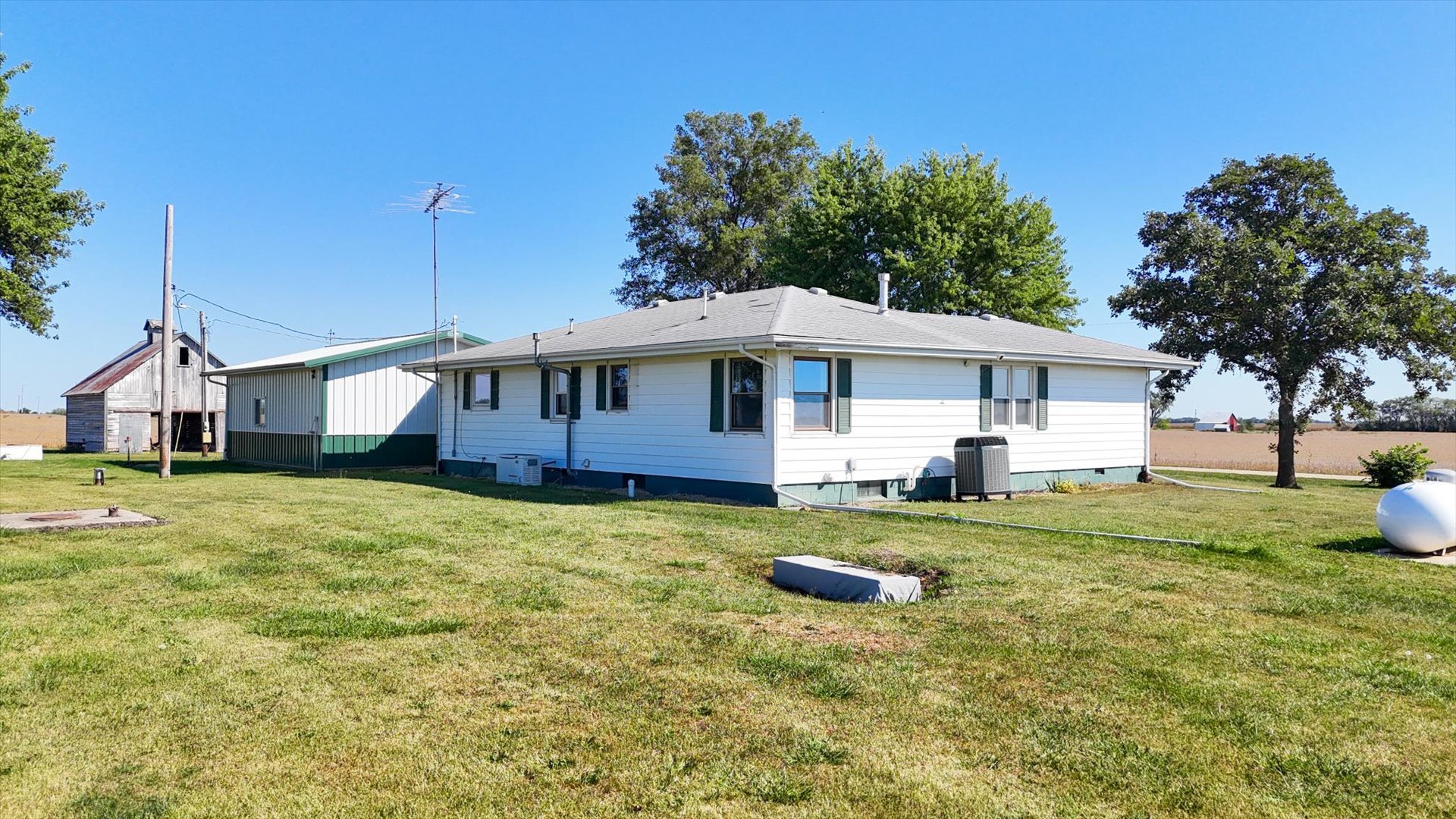 1781 N 1400E, Roberts, IL 60962