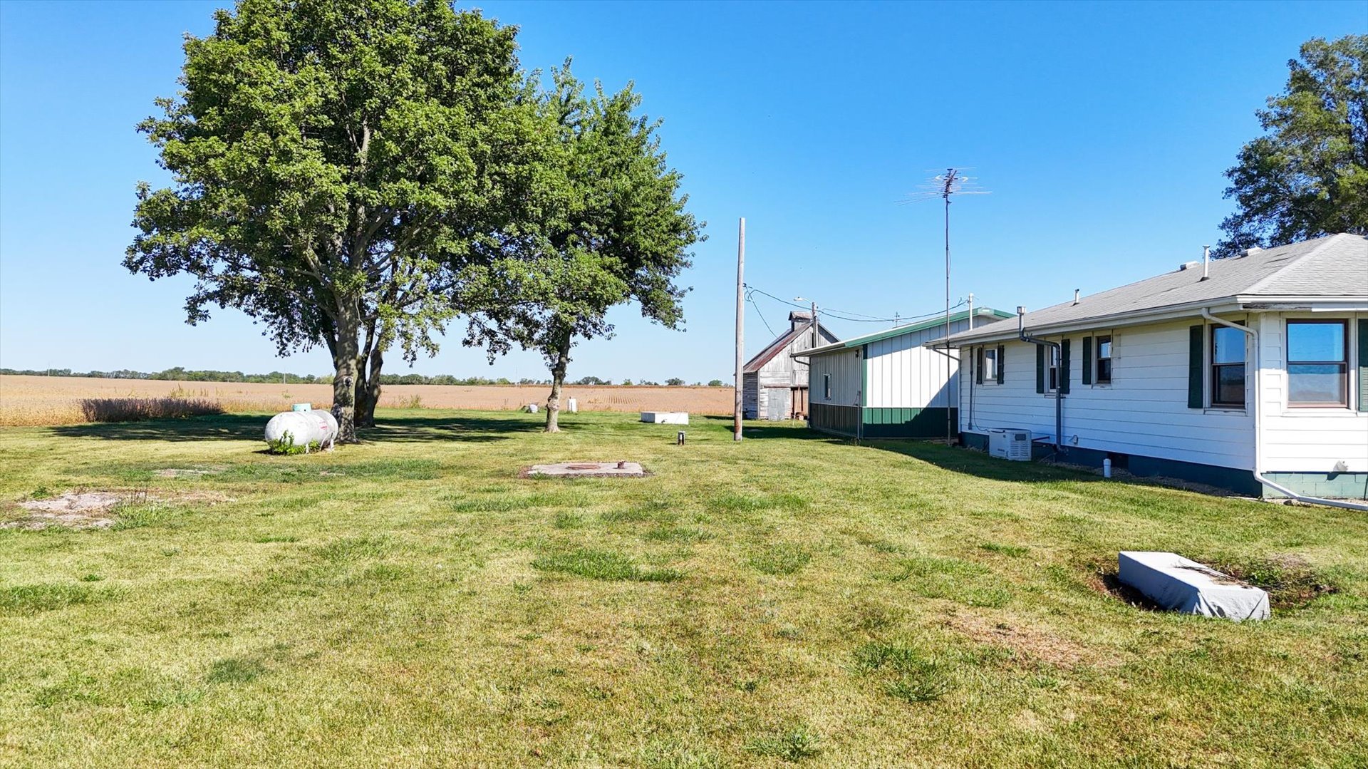 1781 N 1400E, Roberts, IL 60962