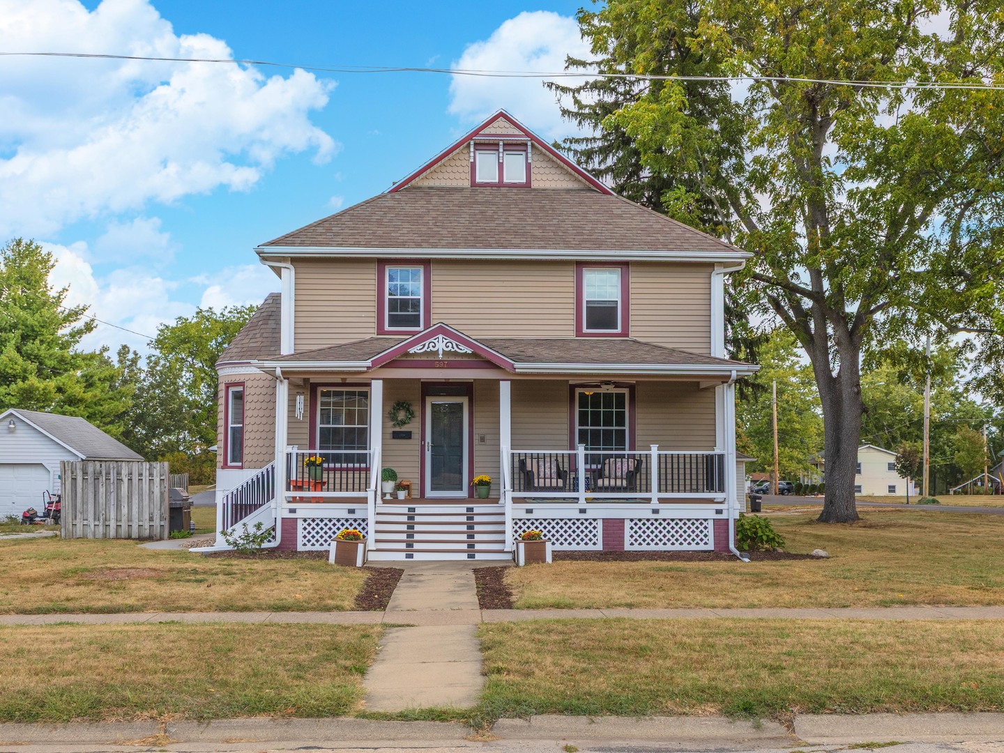597 E 3rd Street, El Paso, IL 61738