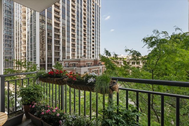 1322 S Prairie Avenue #406, Chicago, IL 60605