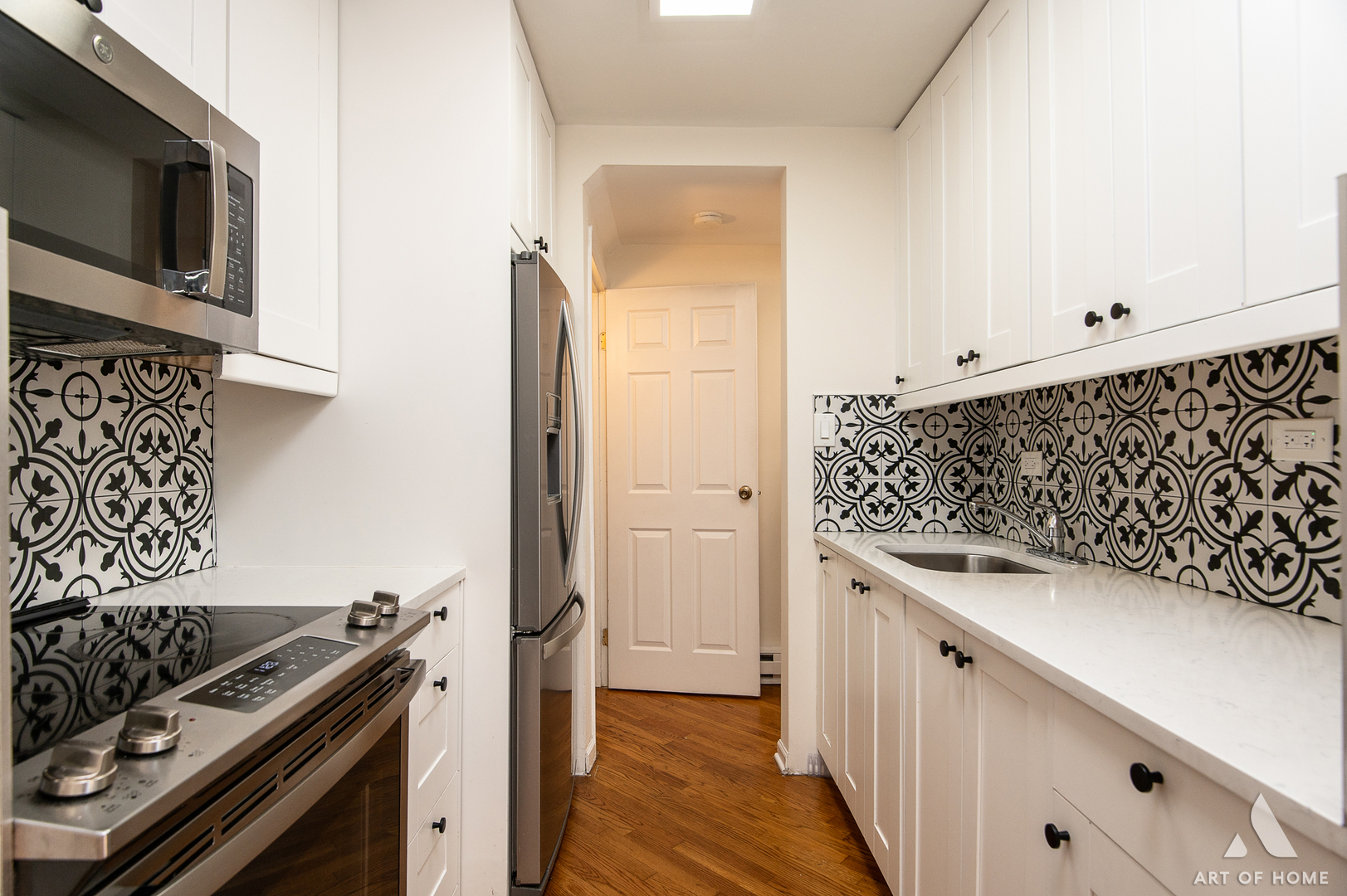 1S209 Stratford Lane, Villa Park, IL 60181