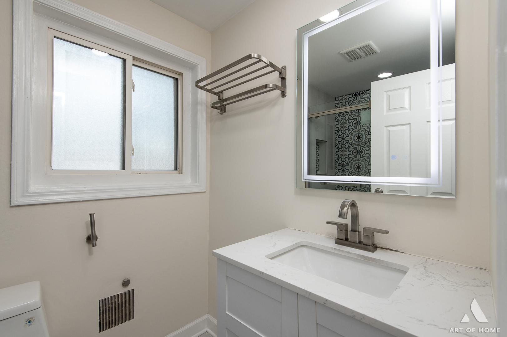 1S209 Stratford Lane, Villa Park, IL 60181