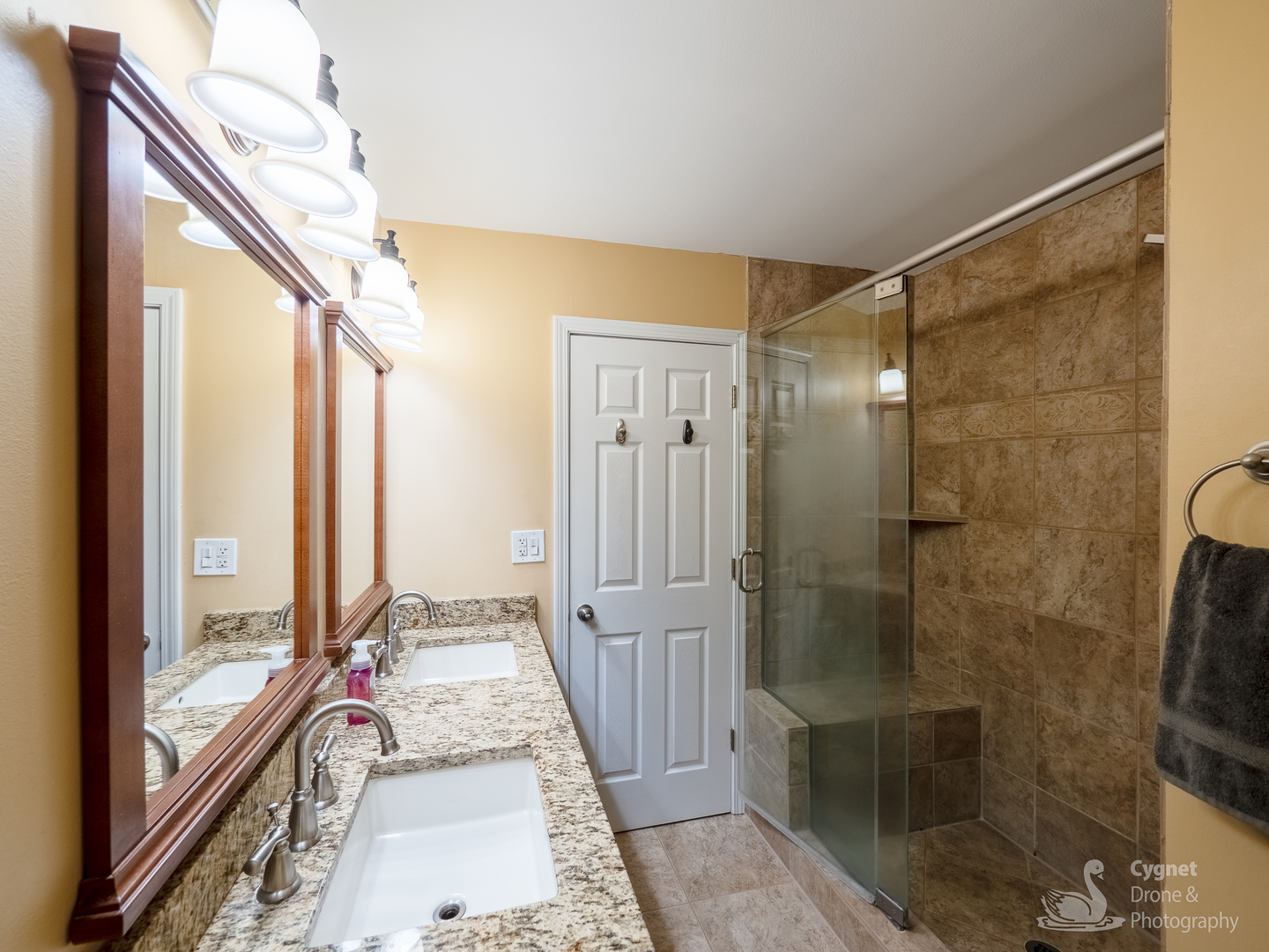 841 Genesee Drive, Naperville, IL 60563