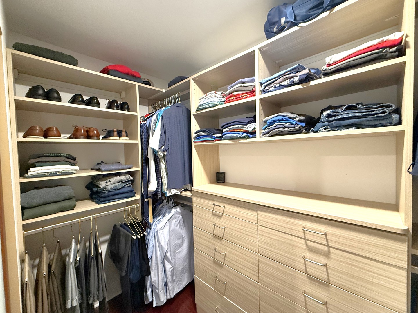 841 Genesee Drive, Naperville, IL 60563