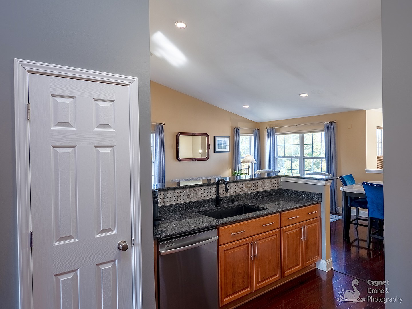 841 Genesee Drive, Naperville, IL 60563