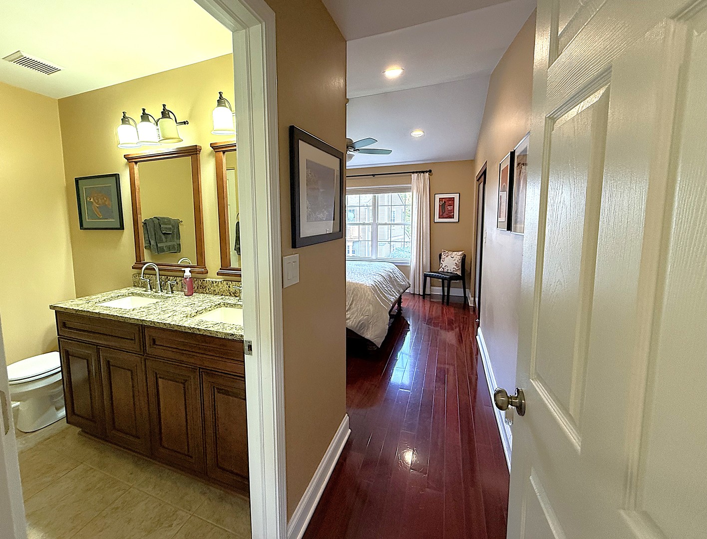 841 Genesee Drive, Naperville, IL 60563