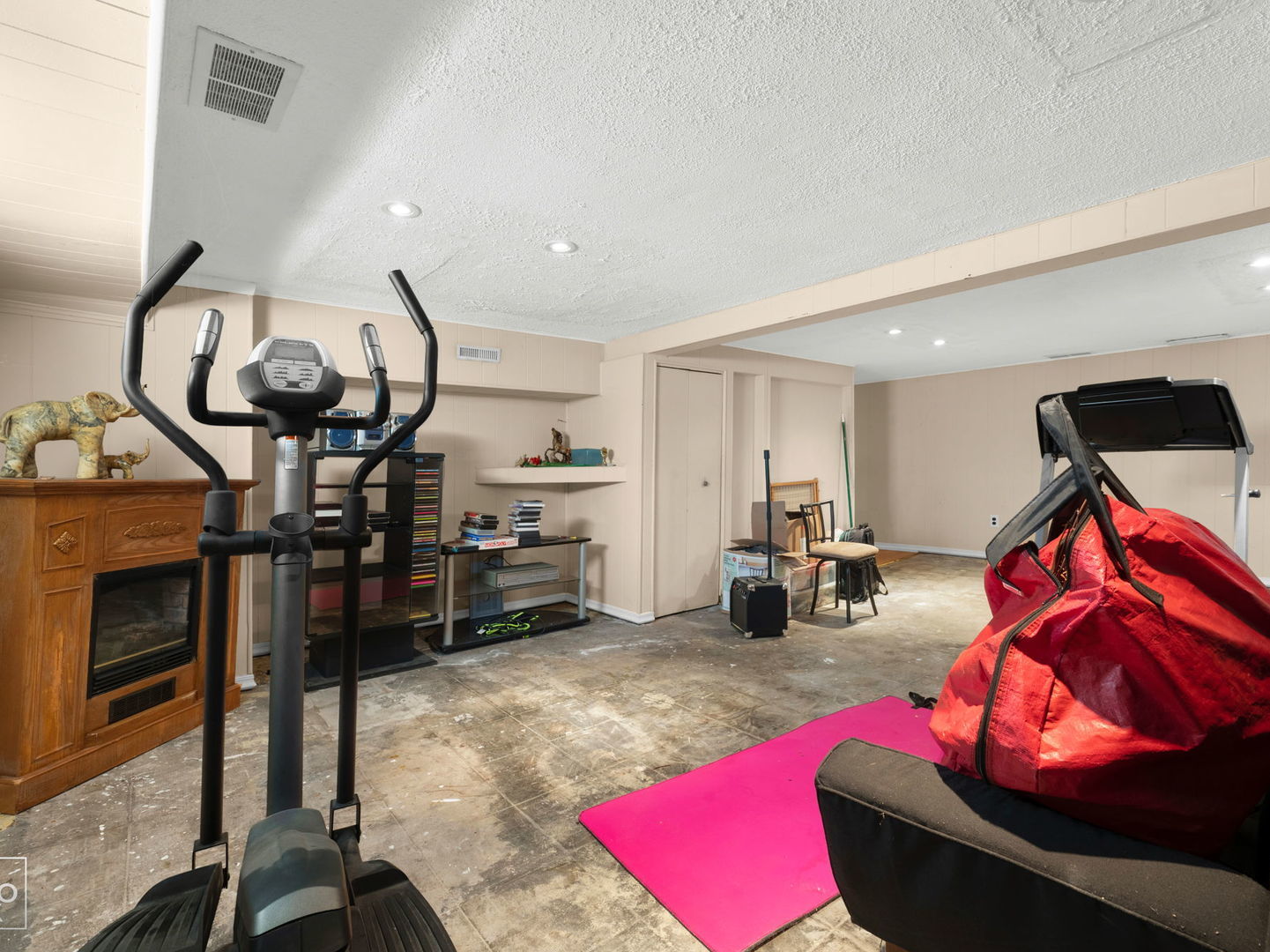 4 Ridge Road, Lemont, IL 60439