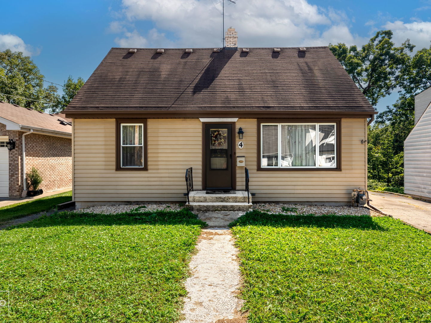4 Ridge Road, Lemont, IL 60439