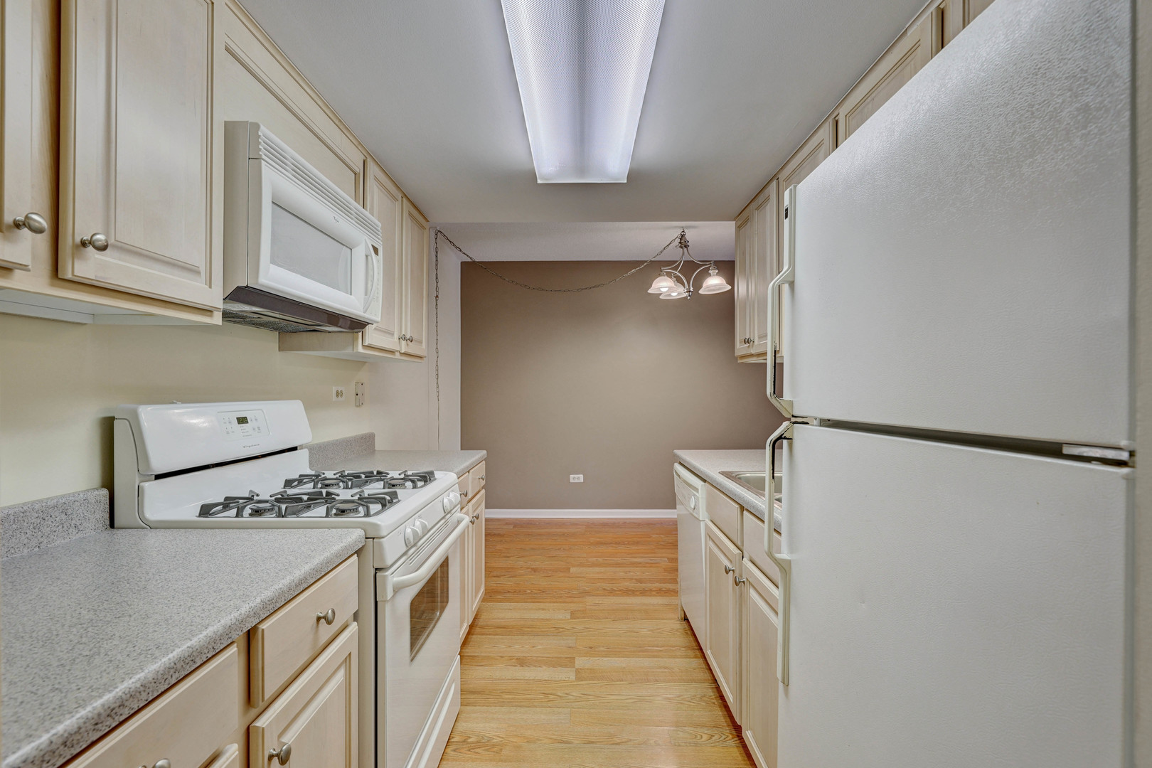 512 Redondo Drive #112, Downers Grove, IL 60516