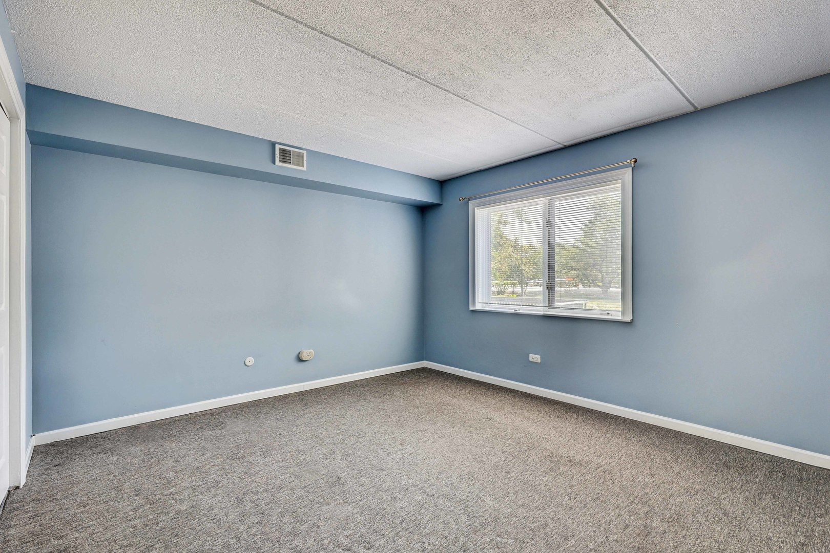 512 Redondo Drive #112, Downers Grove, IL 60516