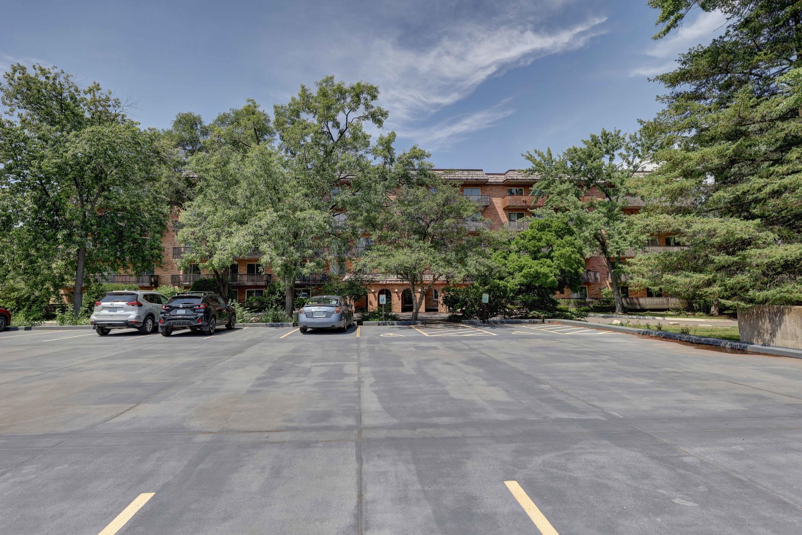 512 Redondo Drive #112, Downers Grove, IL 60516