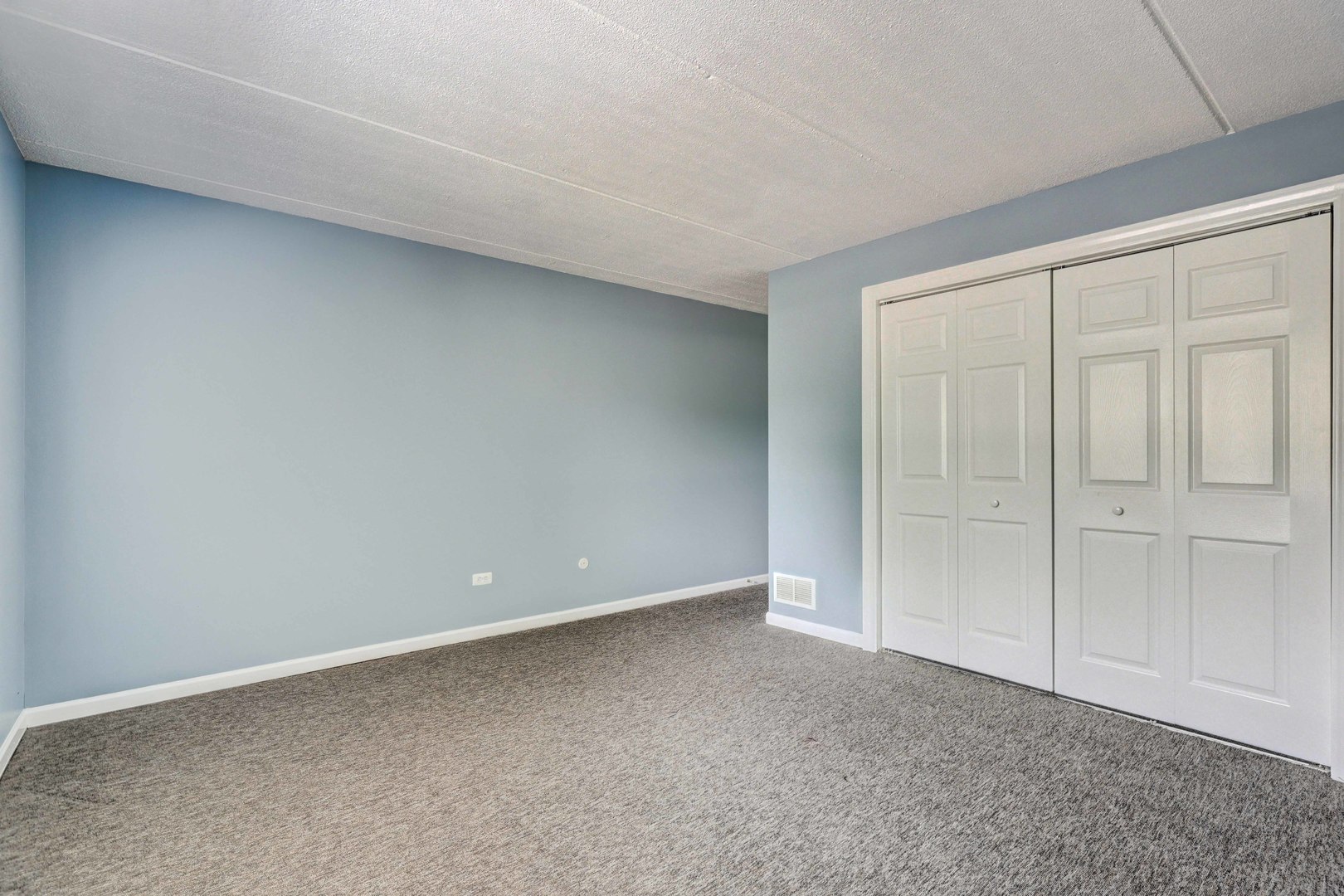 512 Redondo Drive #112, Downers Grove, IL 60516