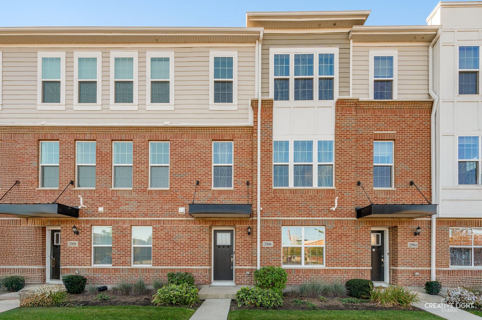 2906 REFLECTION Drive, Naperville, IL 60564