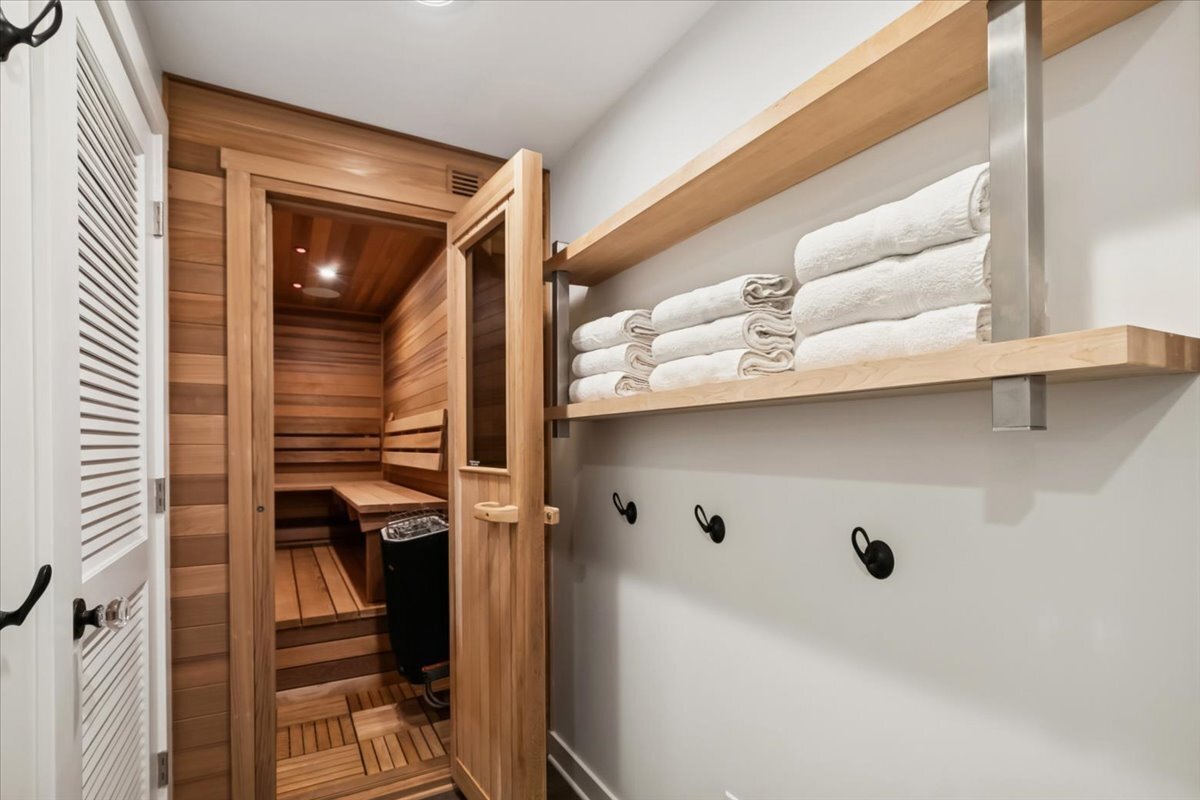 1023 Harris Road, Grayslake, IL 60030