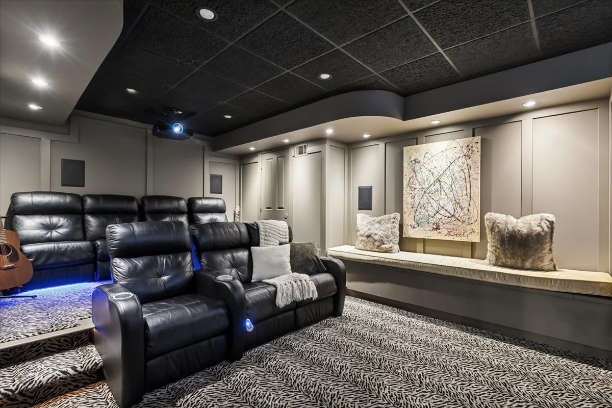 1023 Harris Road, Grayslake, IL 60030