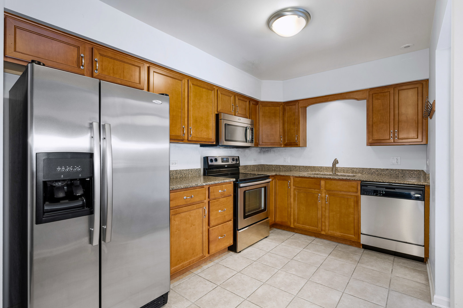 4900 Forest Avenue #204, Downers Grove, IL 60515