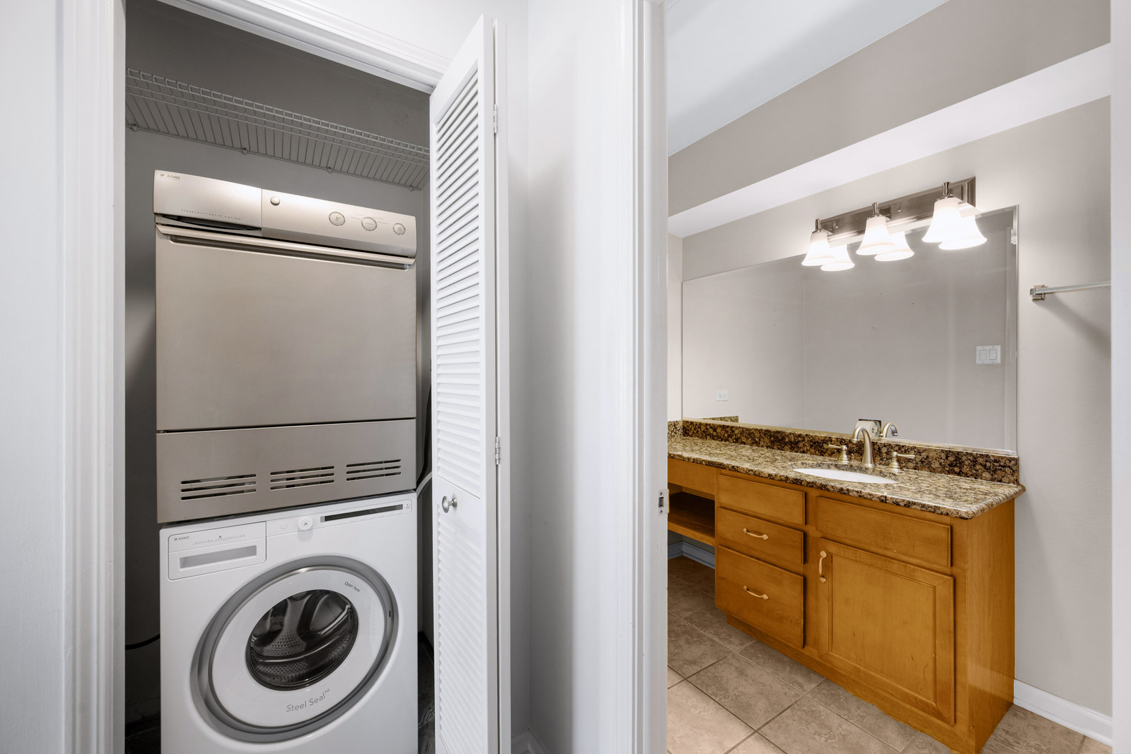 4900 Forest Avenue #204, Downers Grove, IL 60515