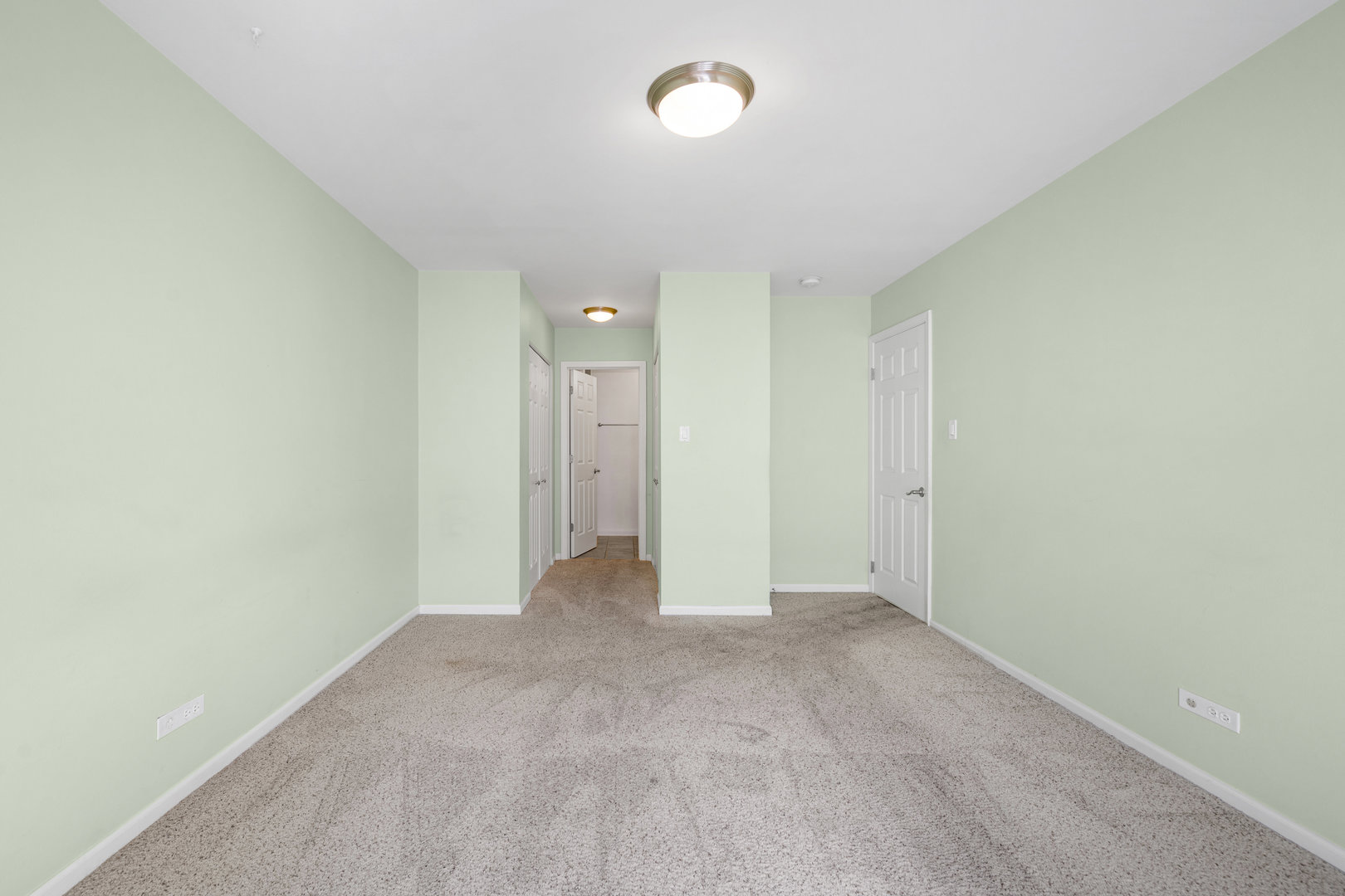 4900 Forest Avenue #204, Downers Grove, IL 60515