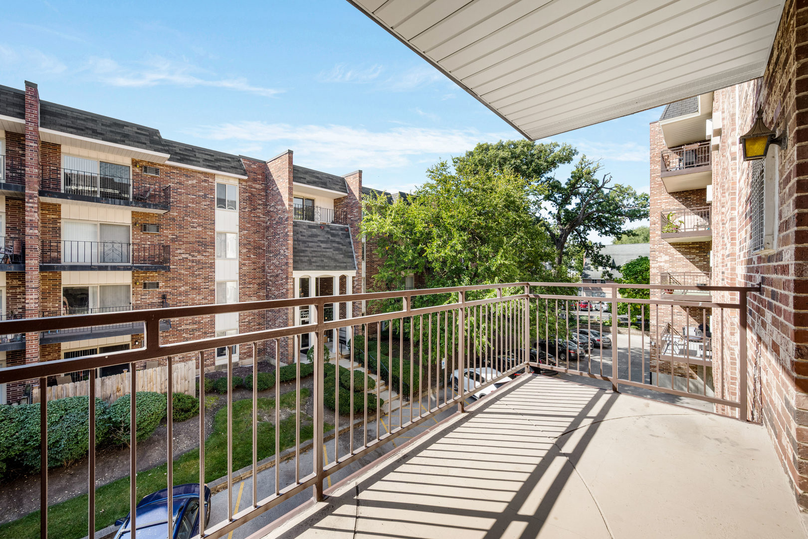 4900 Forest Avenue #204, Downers Grove, IL 60515