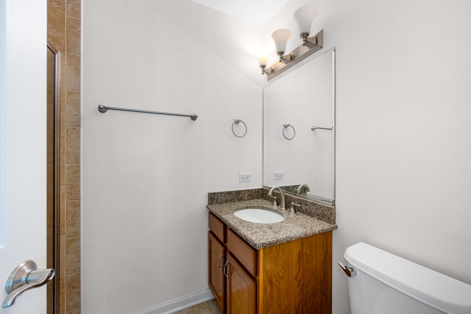 4900 Forest Avenue #204, Downers Grove, IL 60515