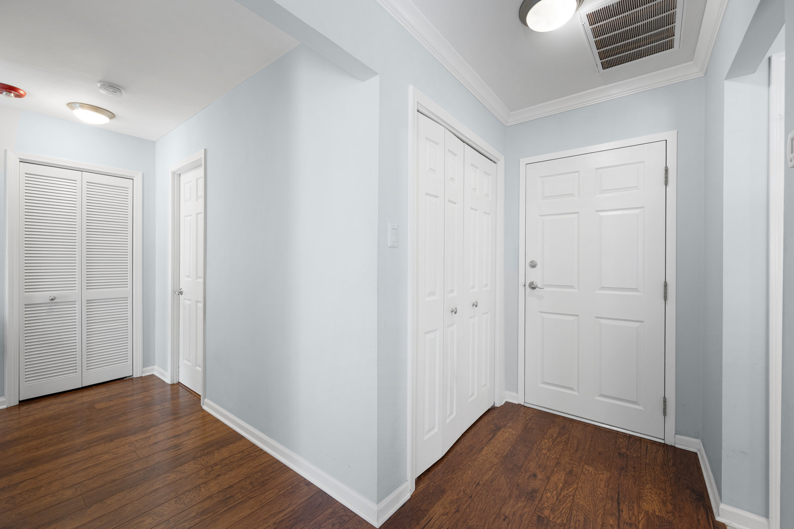 4900 Forest Avenue #204, Downers Grove, IL 60515
