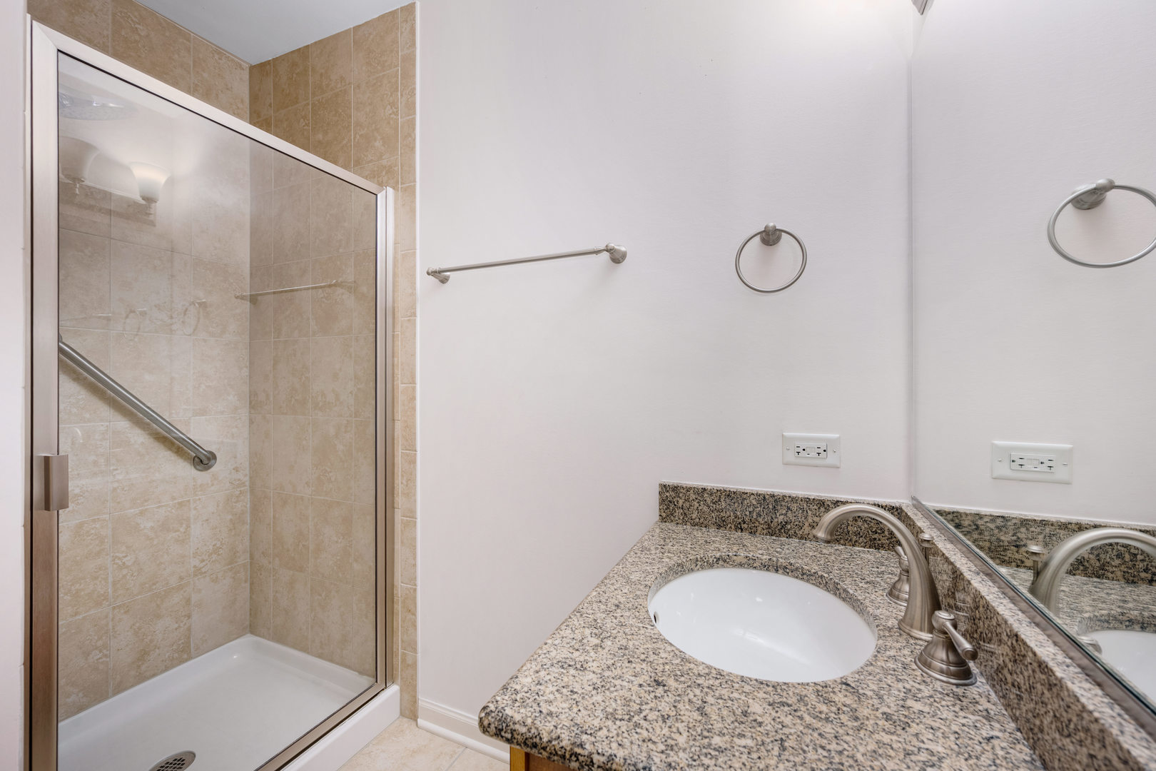 4900 Forest Avenue #204, Downers Grove, IL 60515