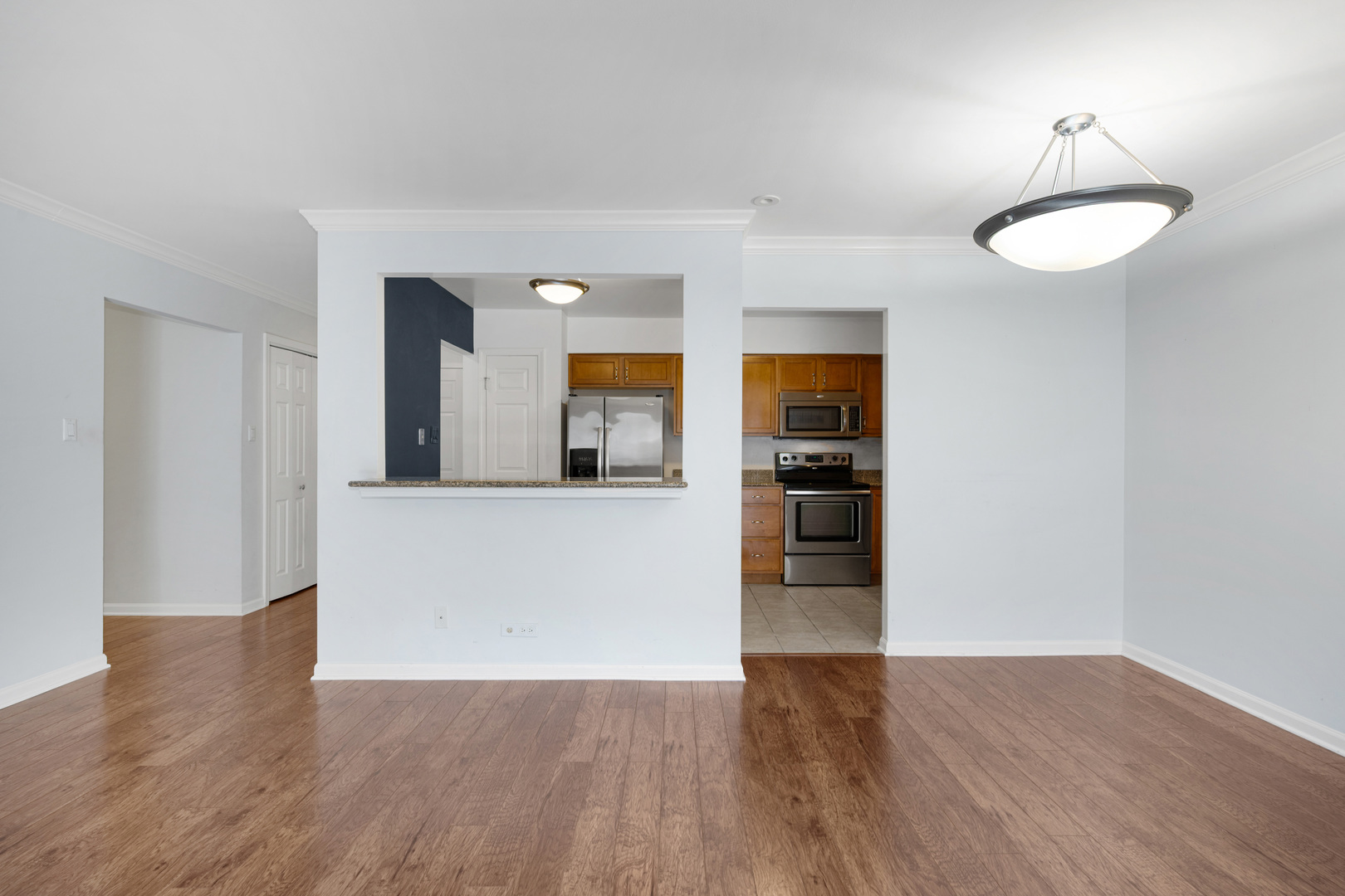 4900 Forest Avenue #204, Downers Grove, IL 60515