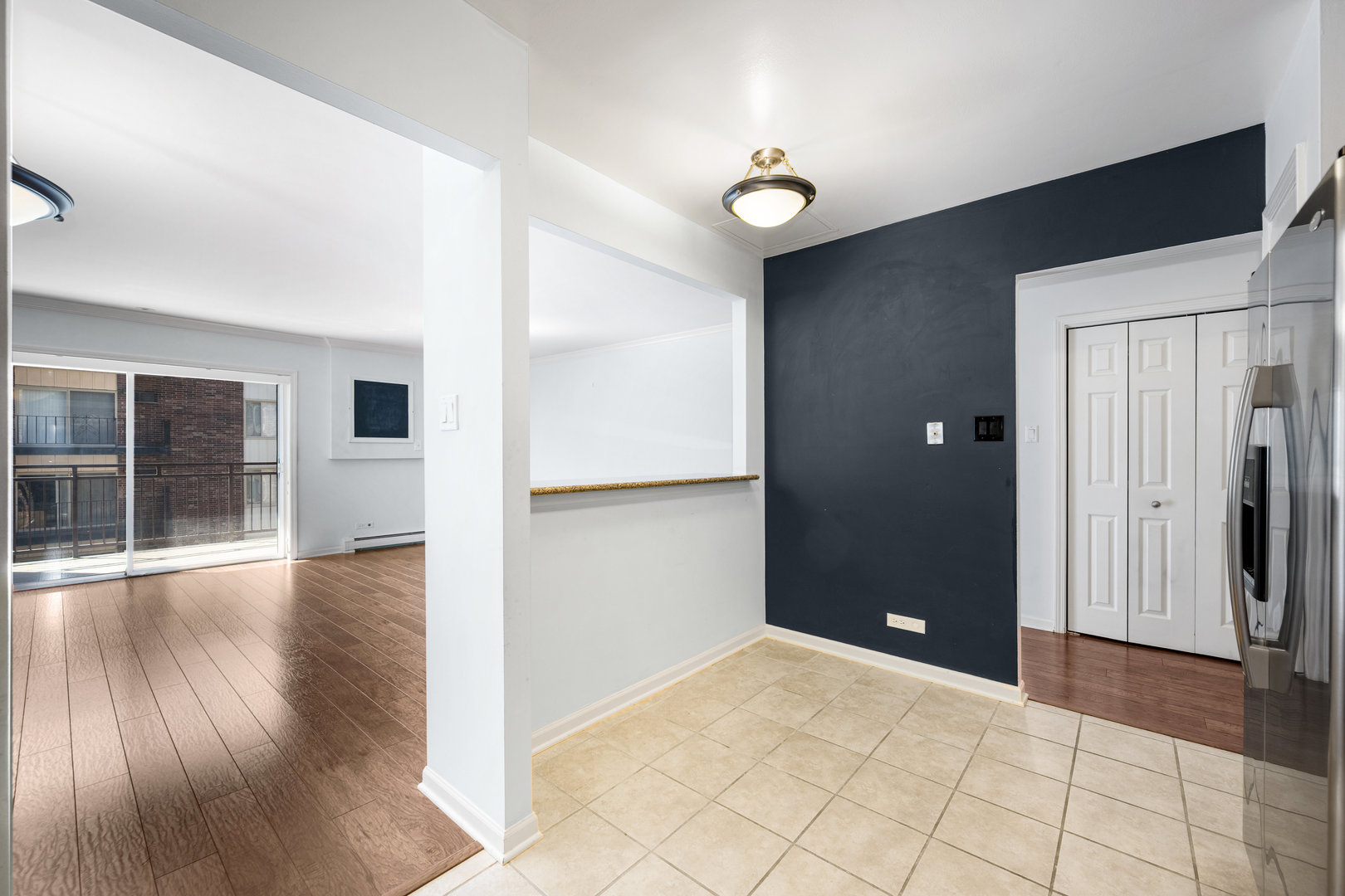 4900 Forest Avenue #204, Downers Grove, IL 60515