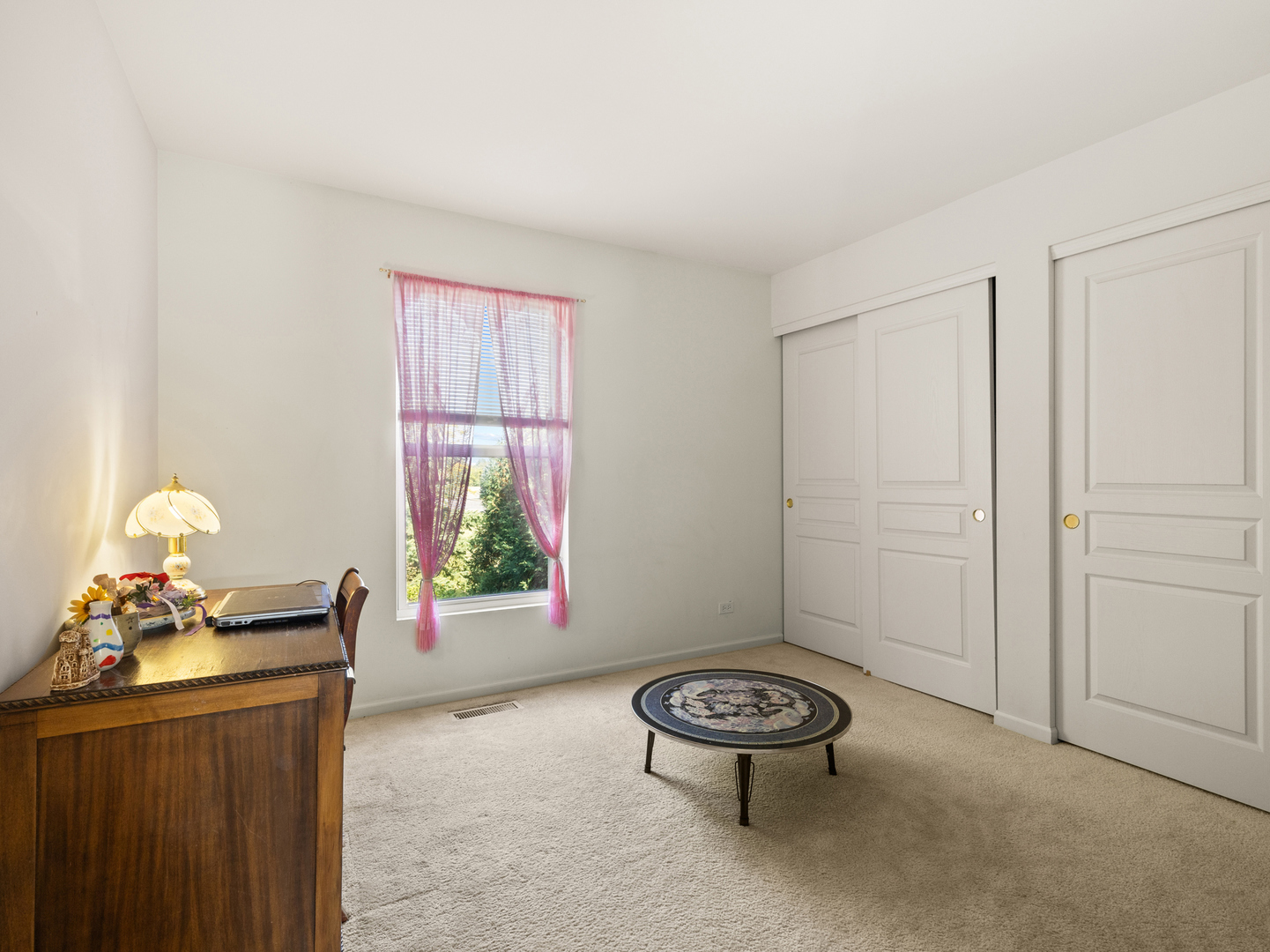 124 W Buckingham Drive, Round Lake, IL 60073