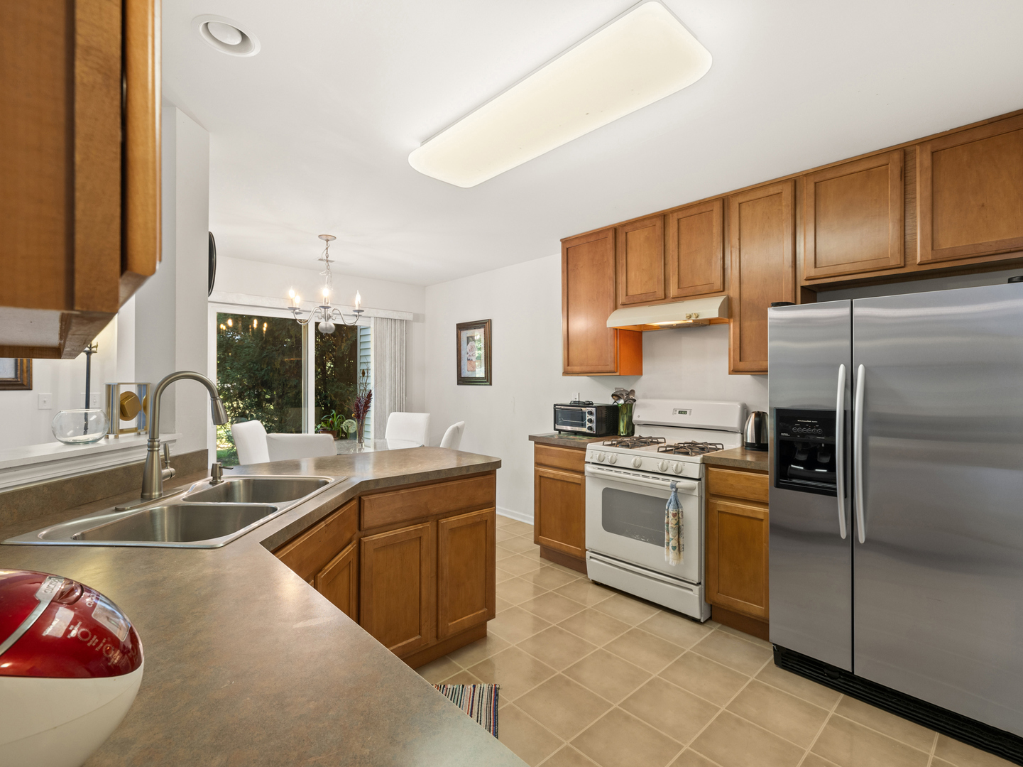 124 W Buckingham Drive, Round Lake, IL 60073
