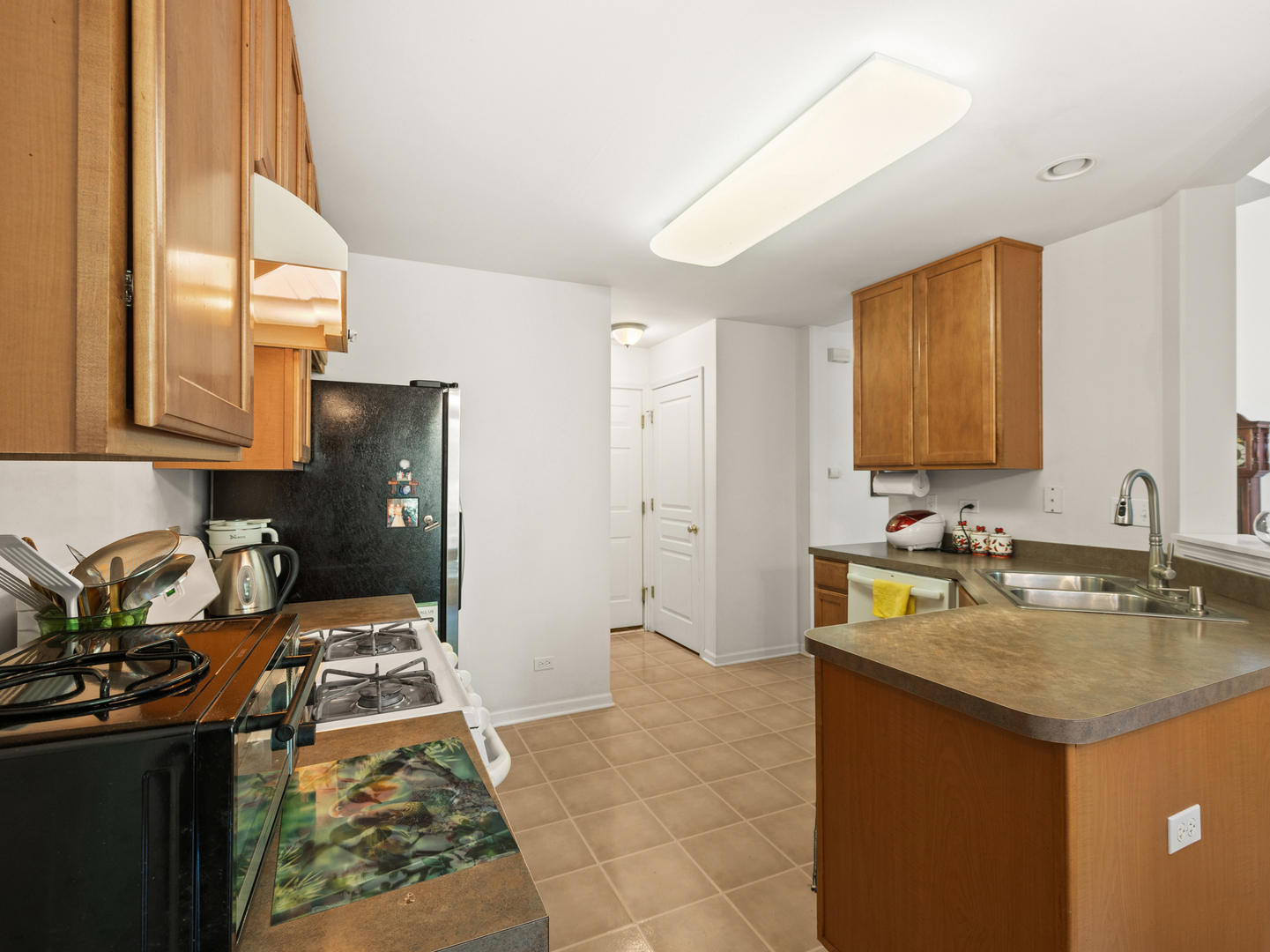 124 W Buckingham Drive, Round Lake, IL 60073