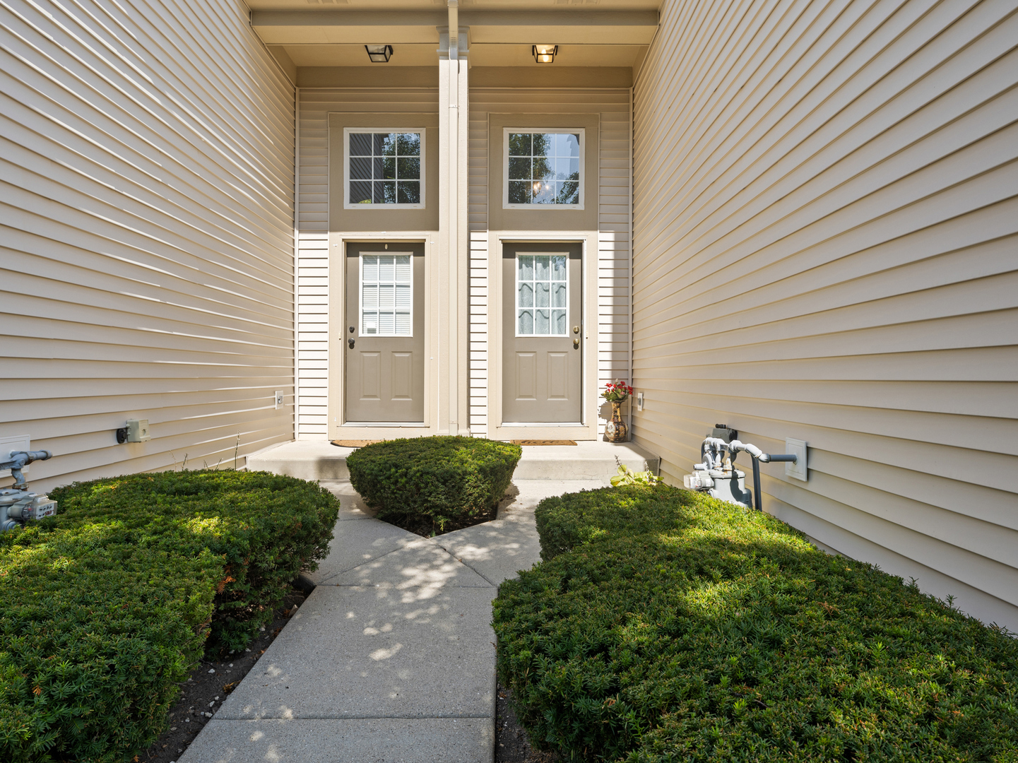 124 W Buckingham Drive, Round Lake, IL 60073
