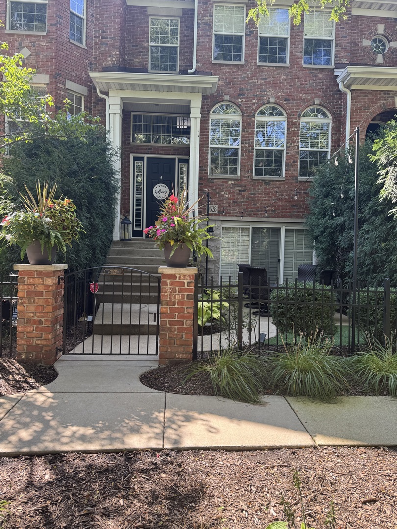 2628 Blakely Lane, Naperville, IL 60540