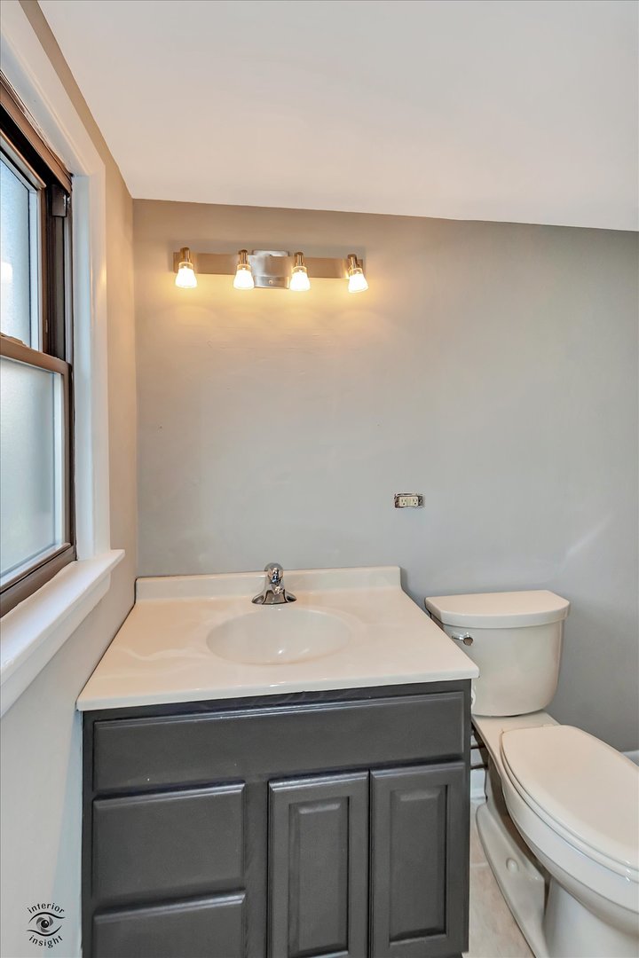 849 N Ellsworth Street, Naperville, IL 60563