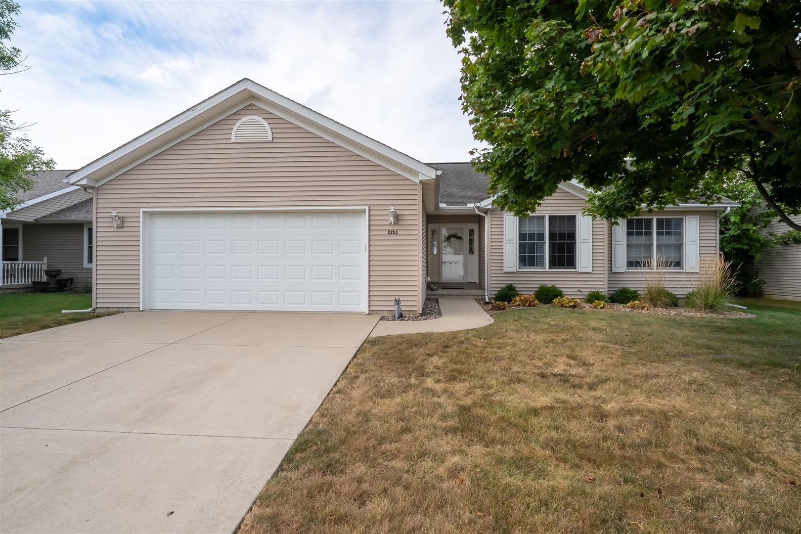 2253 Elwood Lane, Normal, IL 61761