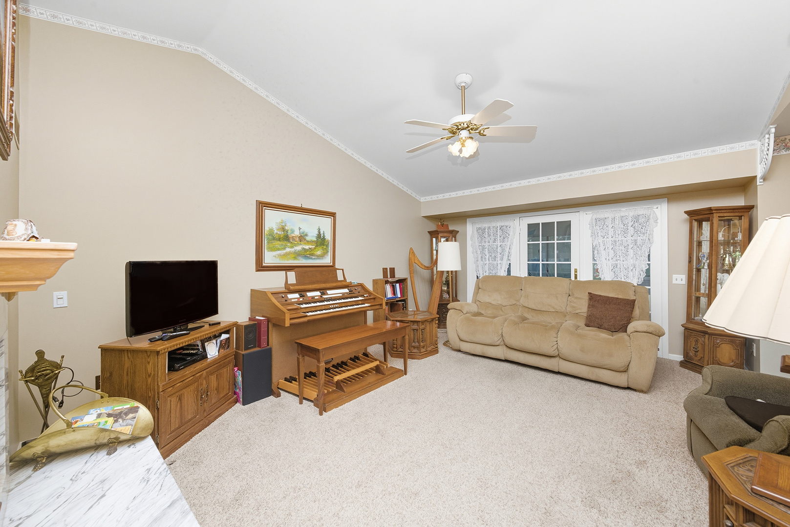 1203 Holiday Drive, Somonauk, IL 60552