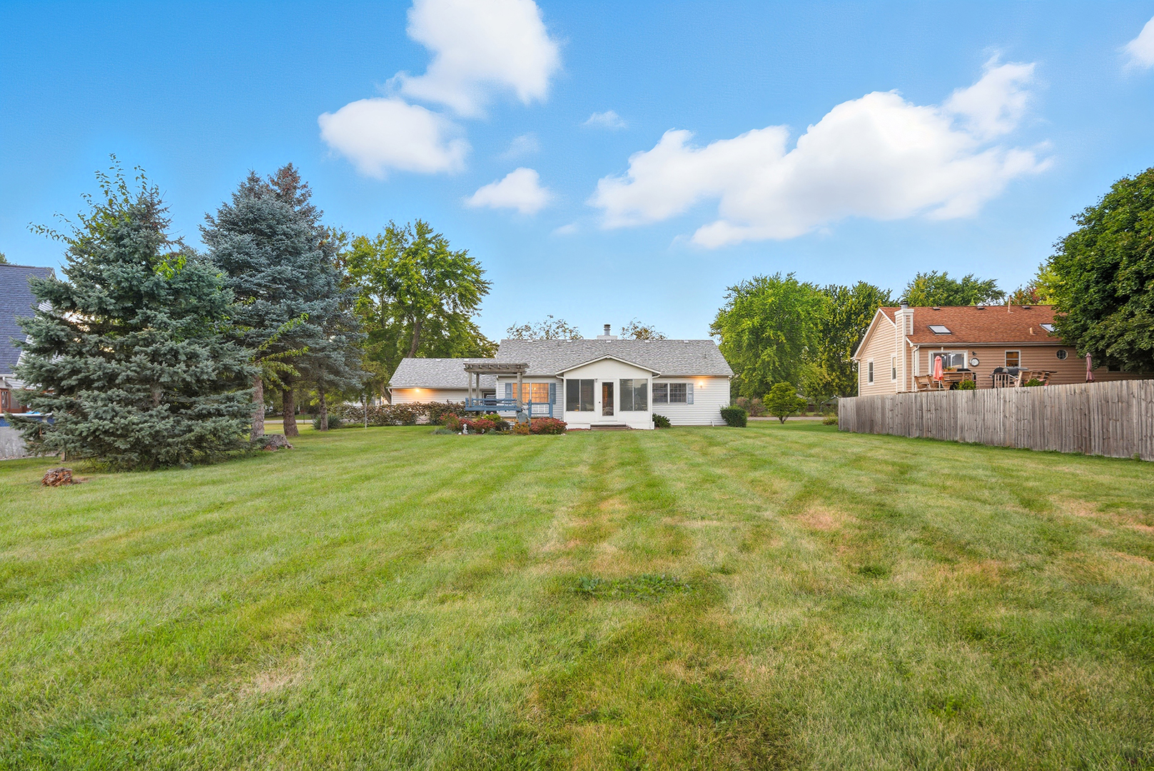 1203 Holiday Drive, Somonauk, IL 60552