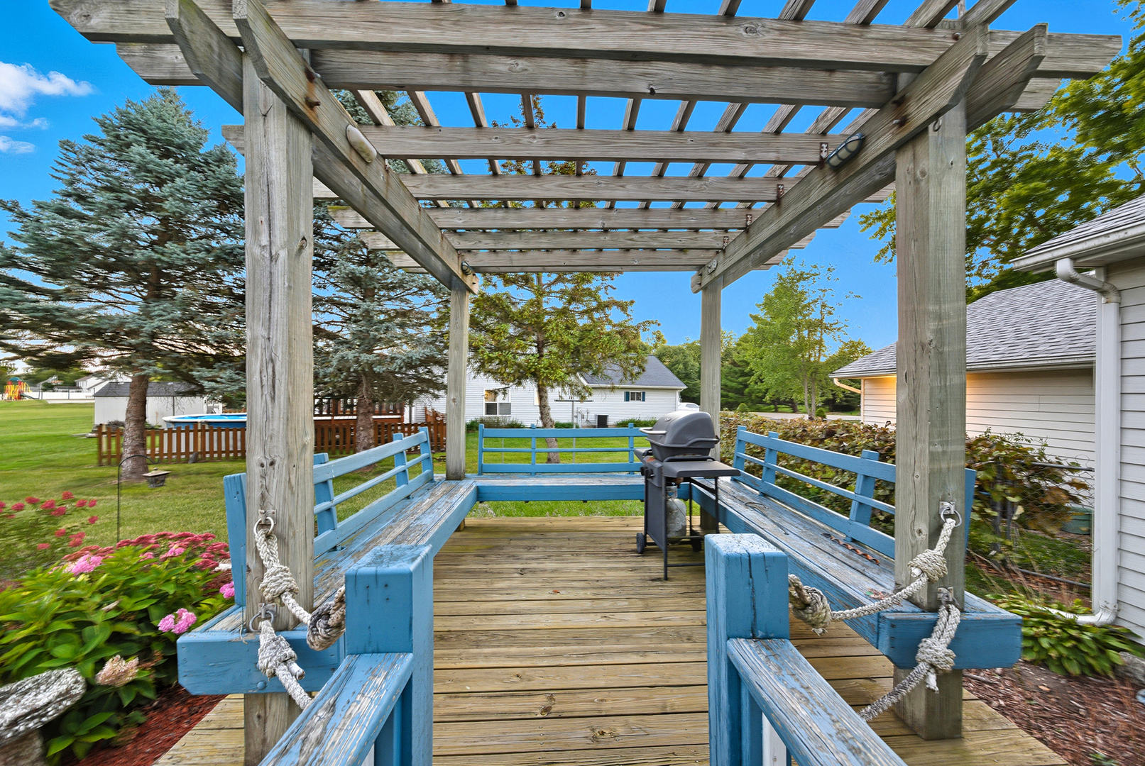 1203 Holiday Drive, Somonauk, IL 60552