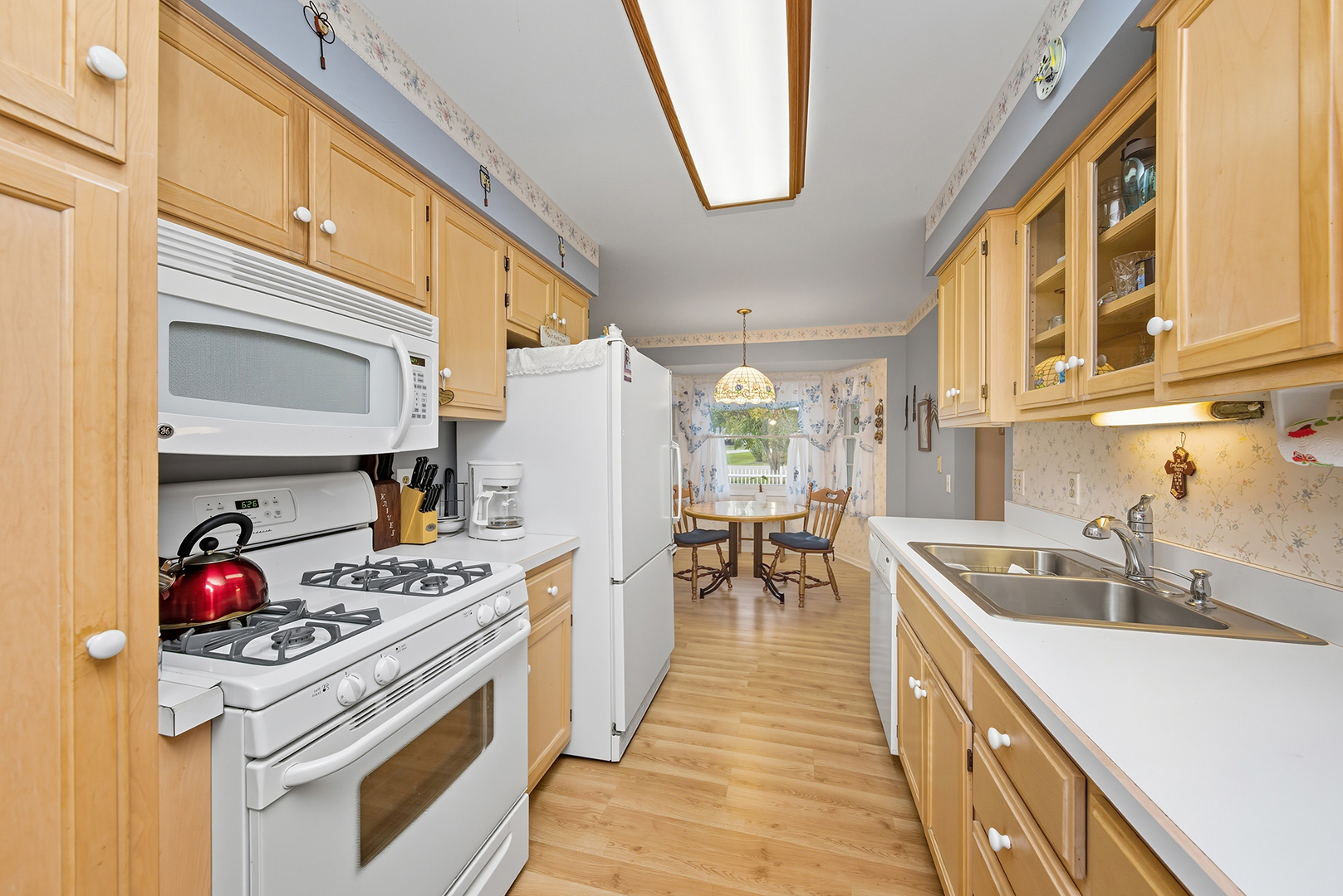 1203 Holiday Drive, Somonauk, IL 60552