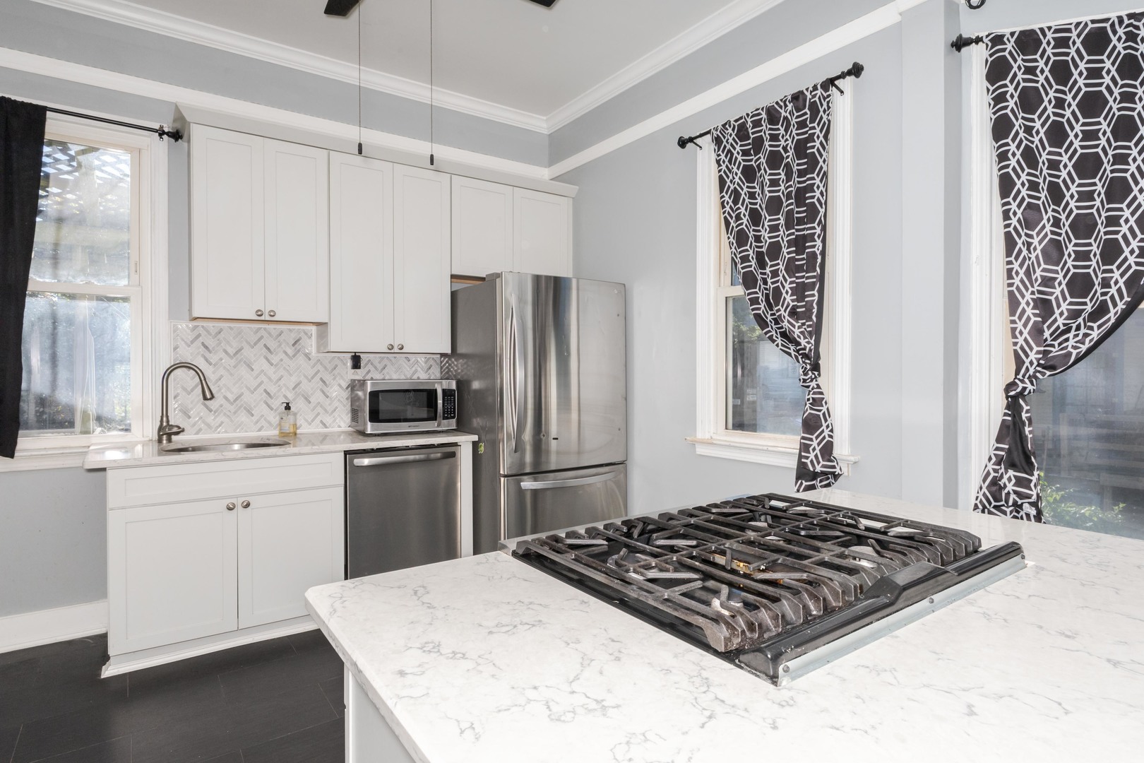 904 S Madison Street, Bloomington, IL 61701