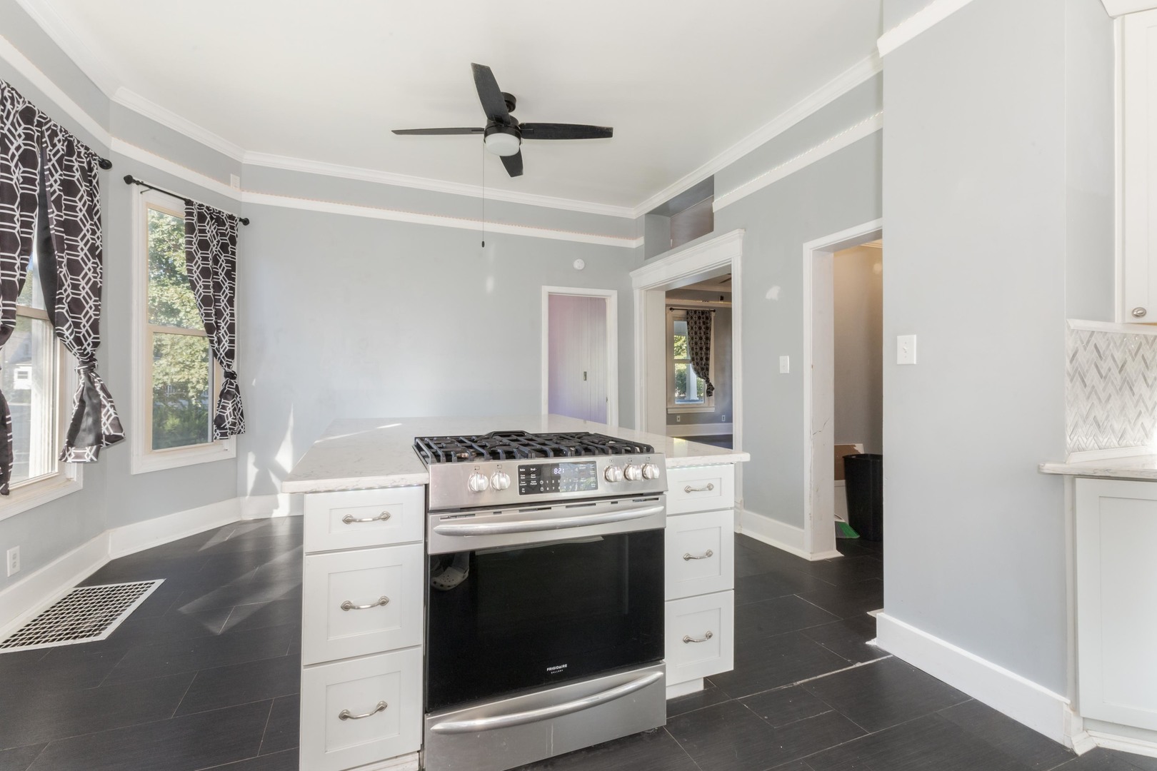 904 S Madison Street, Bloomington, IL 61701