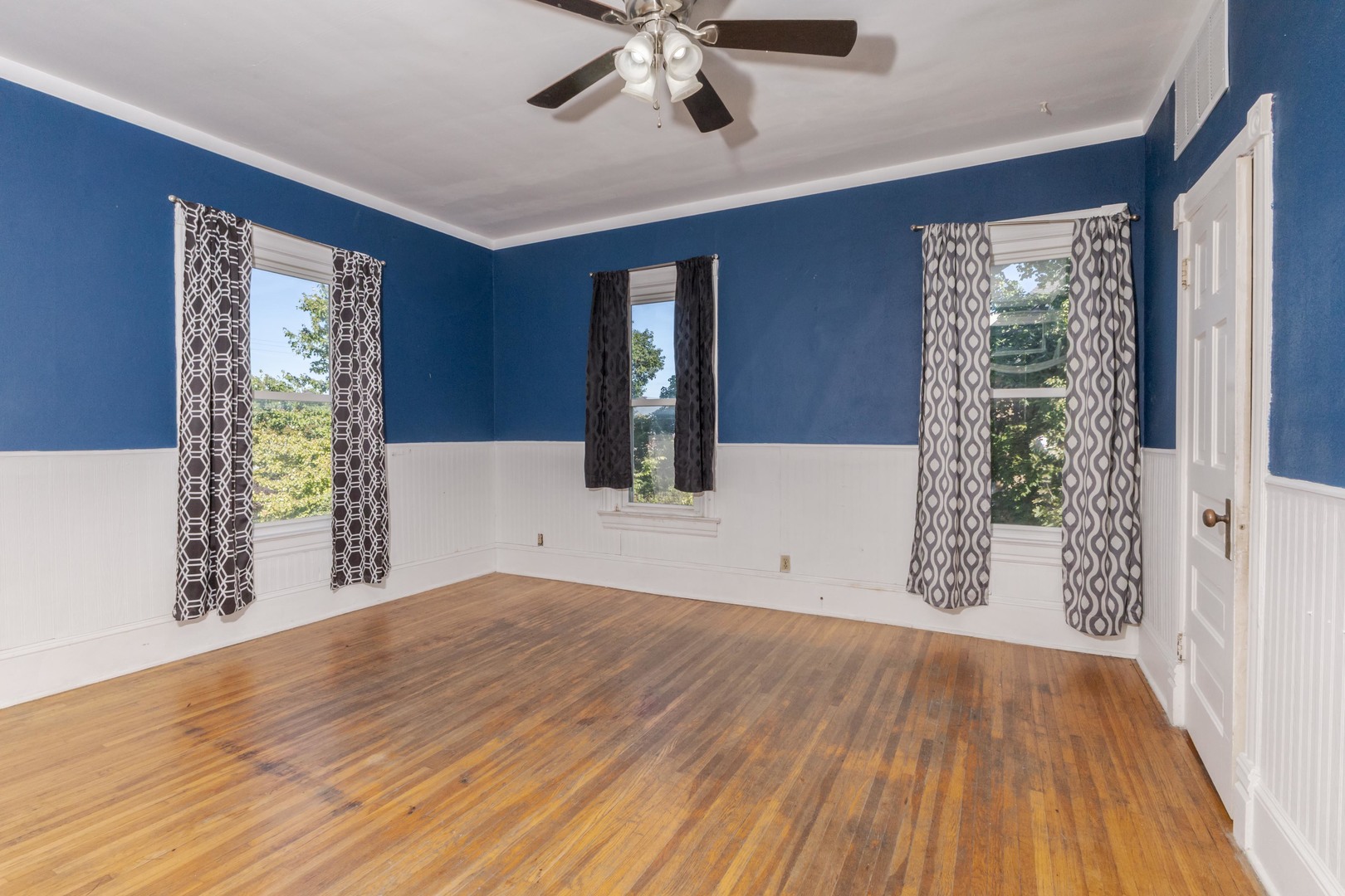 904 S Madison Street, Bloomington, IL 61701